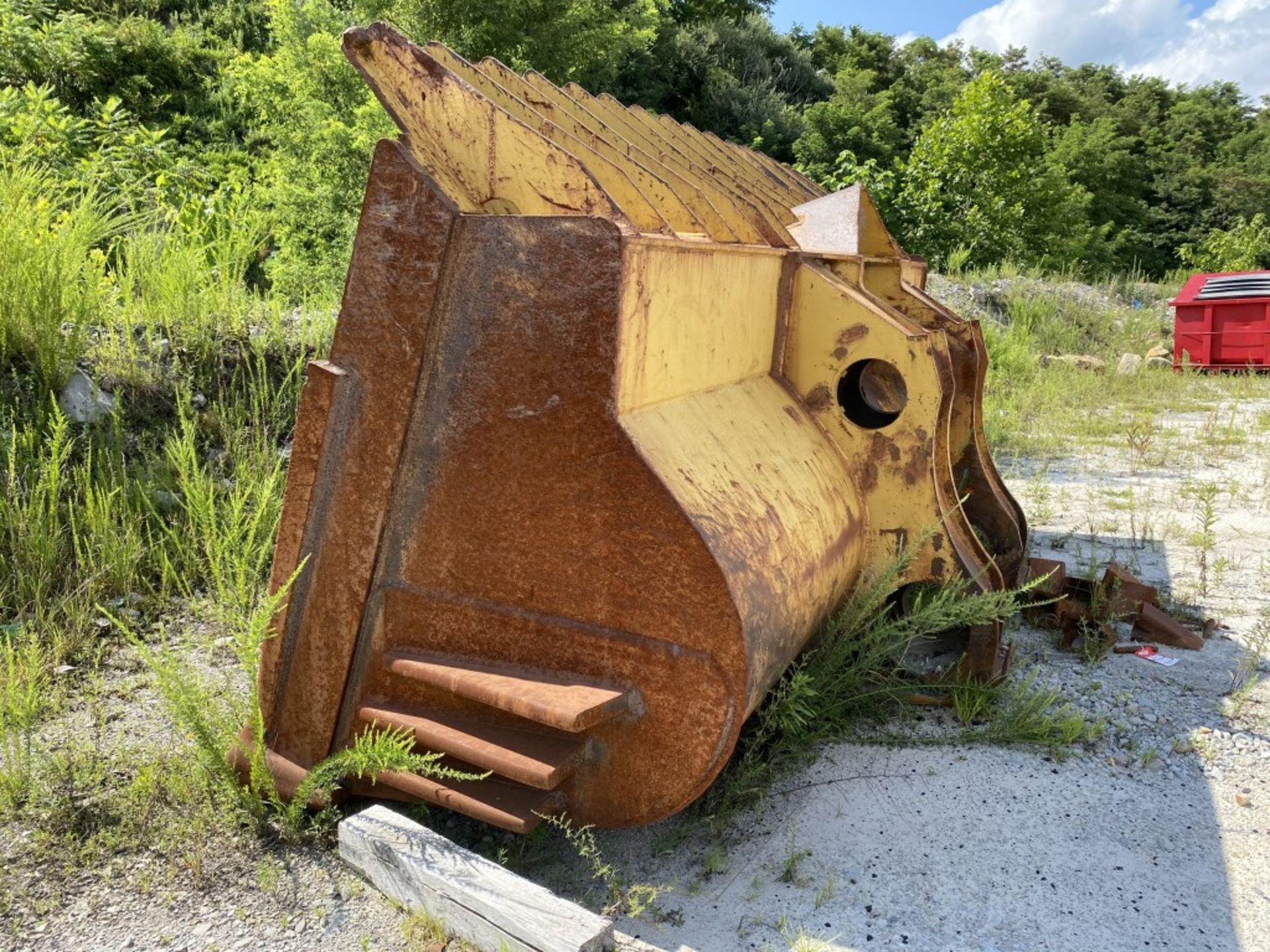 CATERPILLAR 992G WHEEL LOADER BUCKET, 15'6'' WIDE, LOCATION: MINWAY - Image 2 of 7