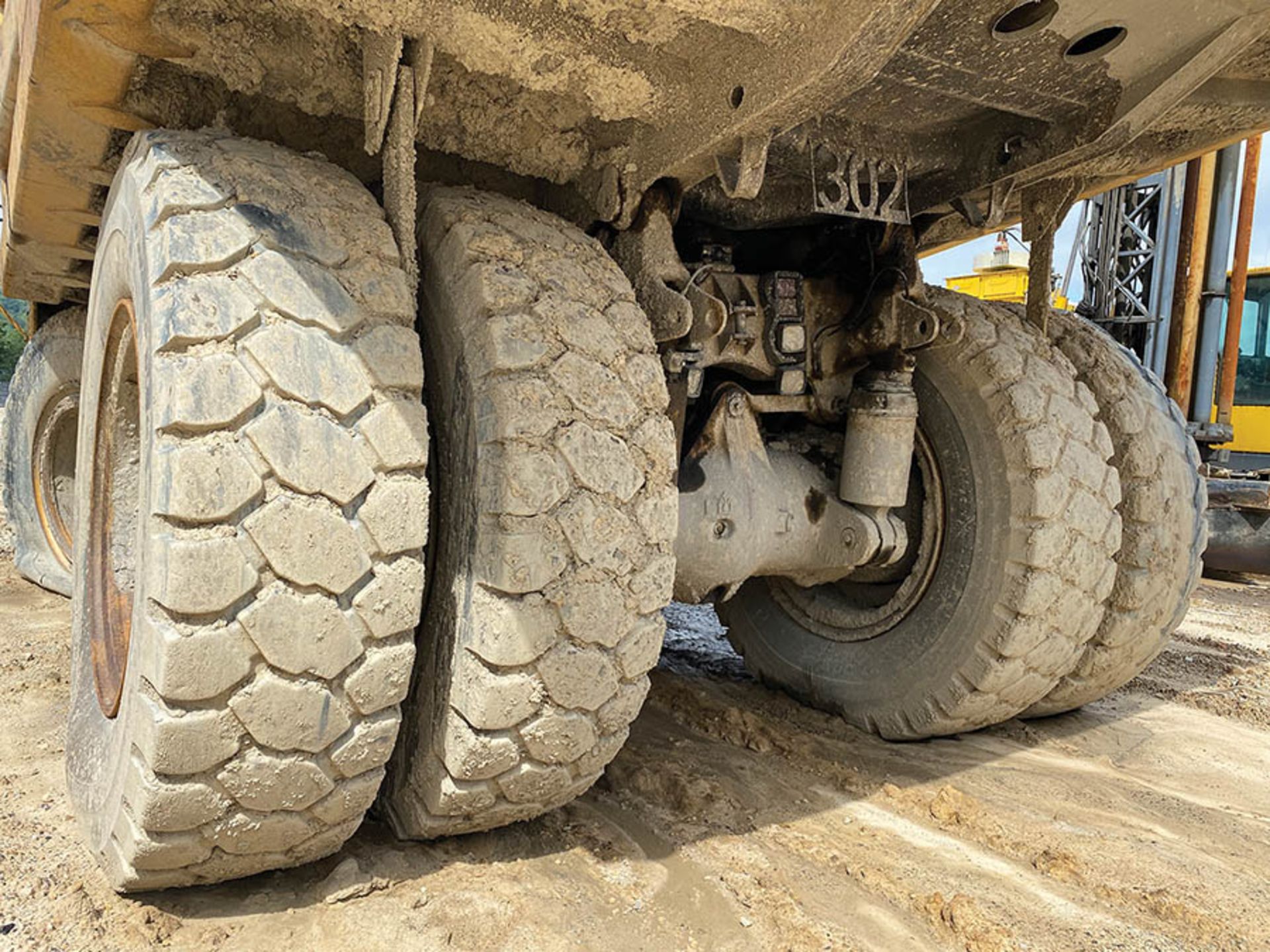 CATERPILLAR 777D OFF-ROAD DUMP TRUCK, S/N: 3PR01012, UNKNOWN HOURS, CAT V8 TURBO DIESEL ENGINE, 27. - Image 13 of 22