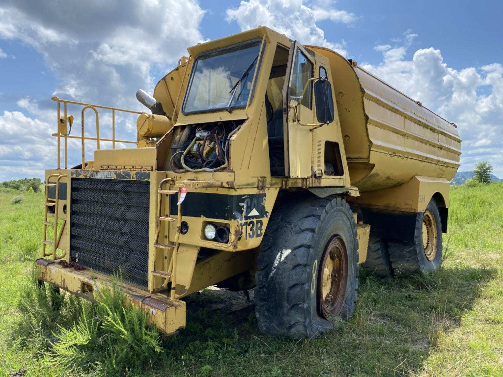 CATERPILLAR 773B OFF-ROAD WATER TRUCK, S/N: 63W00366, CAT 12-CYLINDER DIESEL ENGINE, 24.00-35 TIRES,