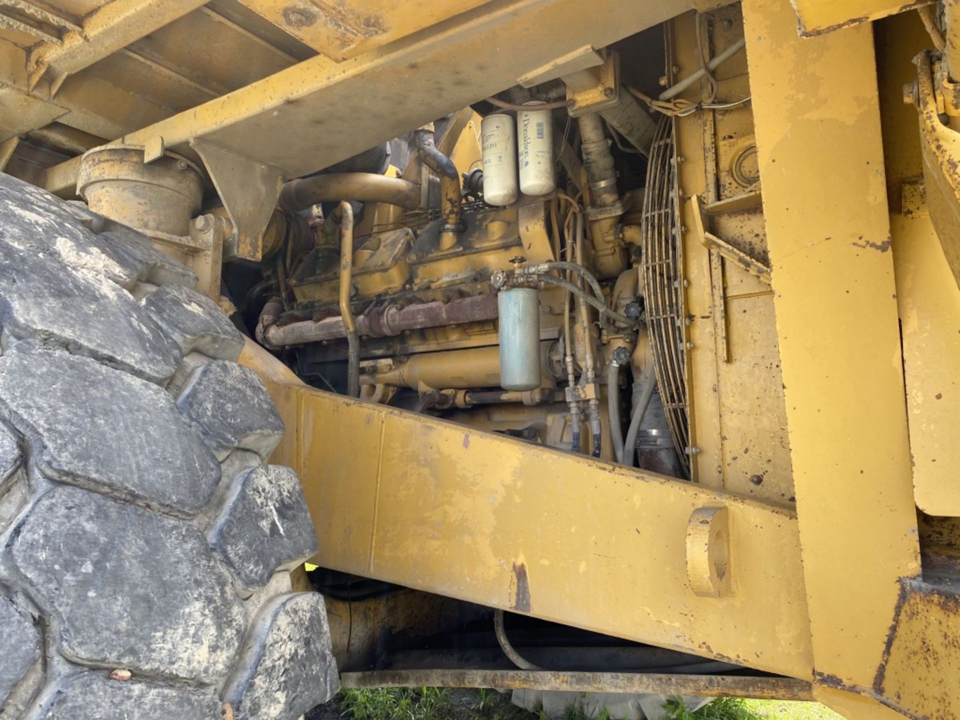 CATERPILLAR 773 OFF-ROAD WATER TRUCK, S/N: 63W03343, CAT V12 DIESEL ENGINE, STEEL WATER TANK WITH - Image 9 of 12