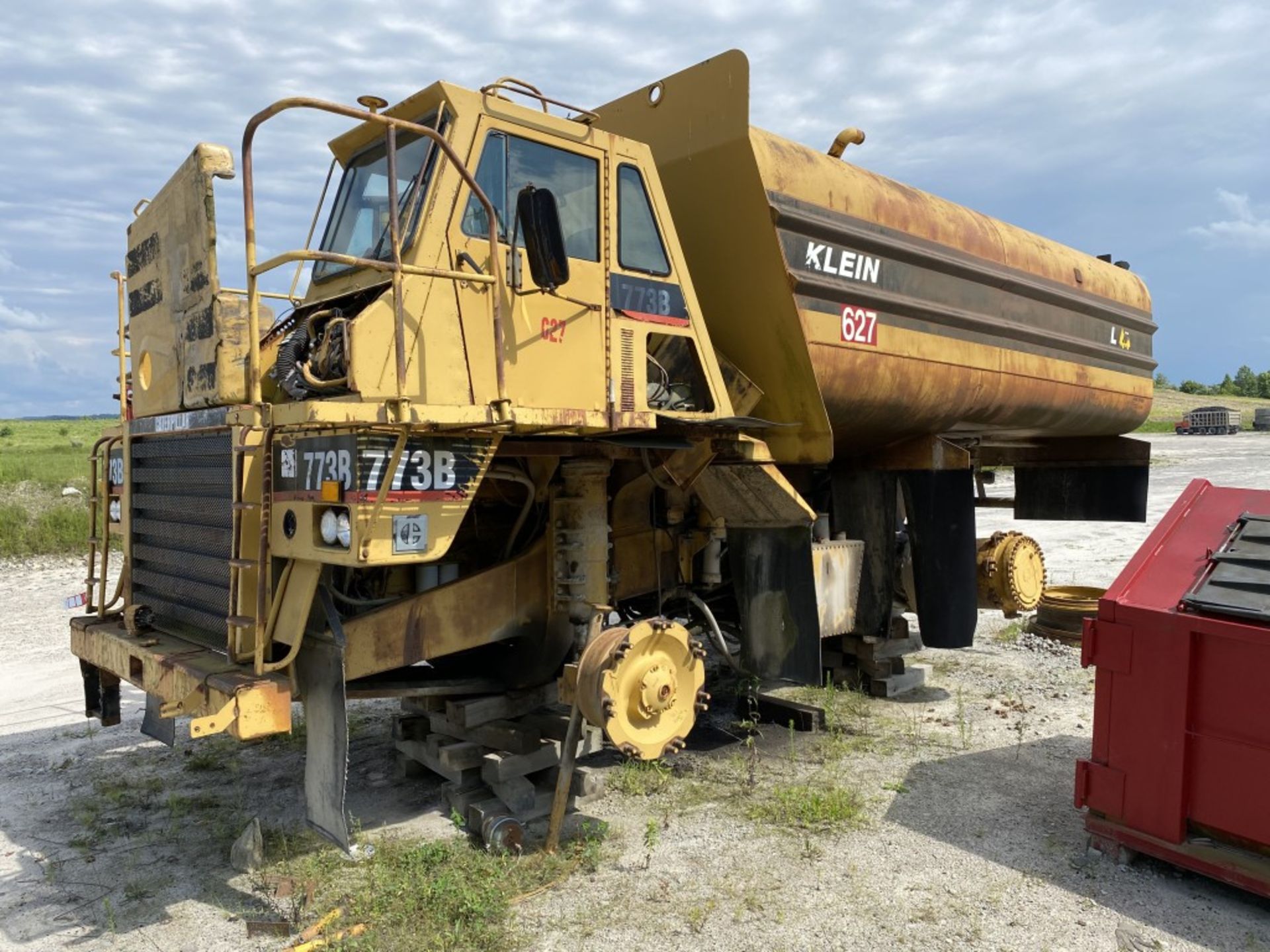 1979 CATERPILLAR 773B OFF-ROAD WATER TRUCK, KLEIN TANK WITH SPRAY BAR, S/N: 63W00149, CAT 3412