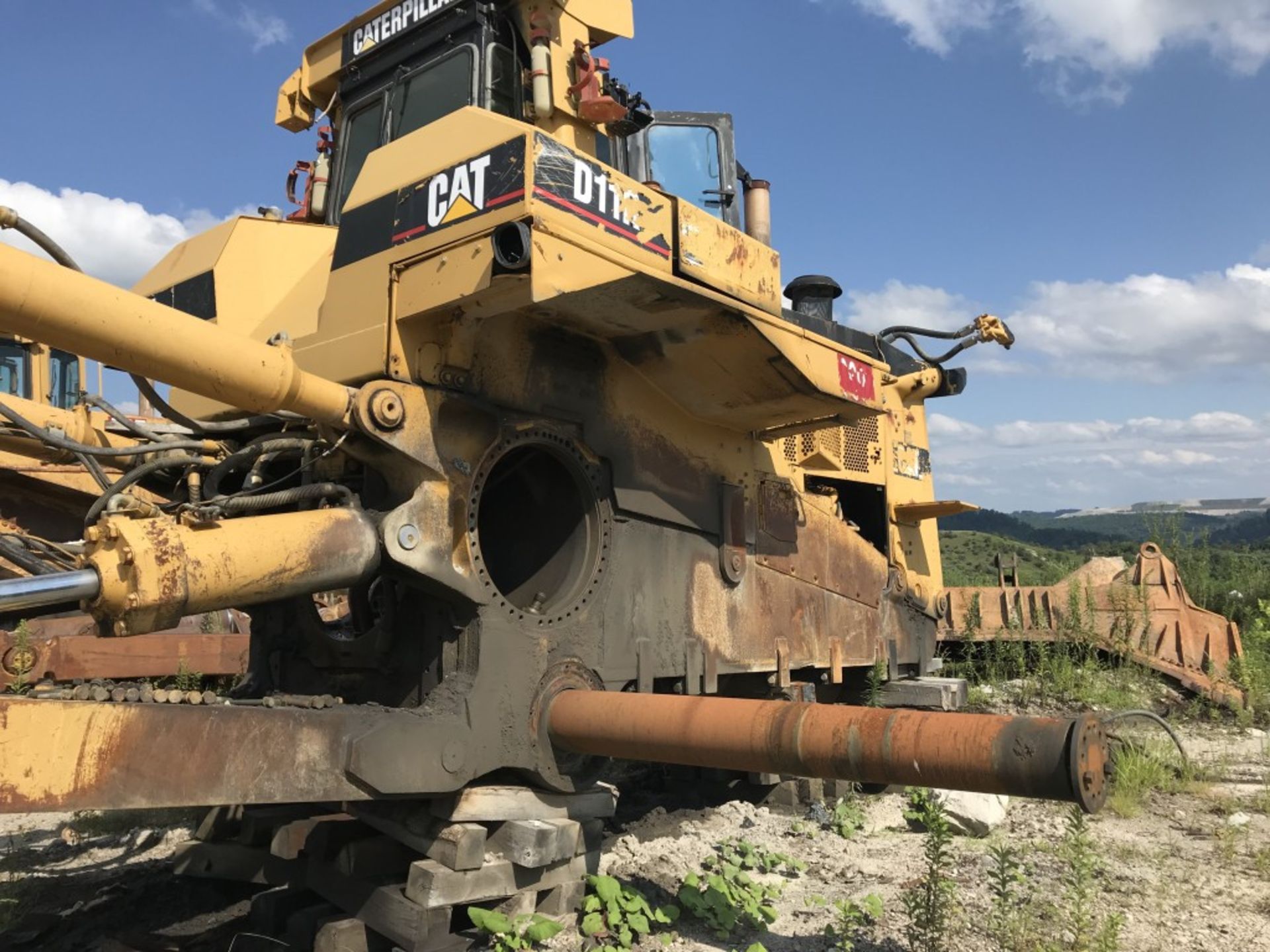 CAT D11R DOZER FOR PARTS, S/N: 7PZ00592, REAR RIPPER Attachment, COMES W/ BLADE, CAT 350GB ENGINE, - Image 8 of 9