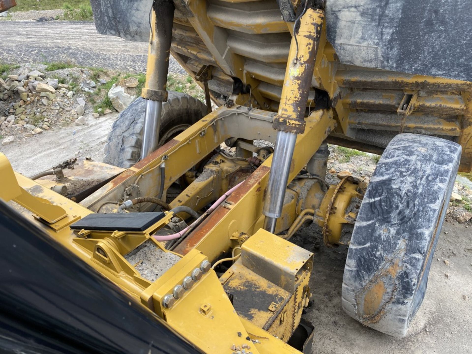 CATERPILLAR 777F OFF-ROAD DUMP TRUCK, S/N: CAT0777FLJRP00975, CAT DIESEL ENGINE, HYDRAULIC DUMP BOX, - Image 15 of 17