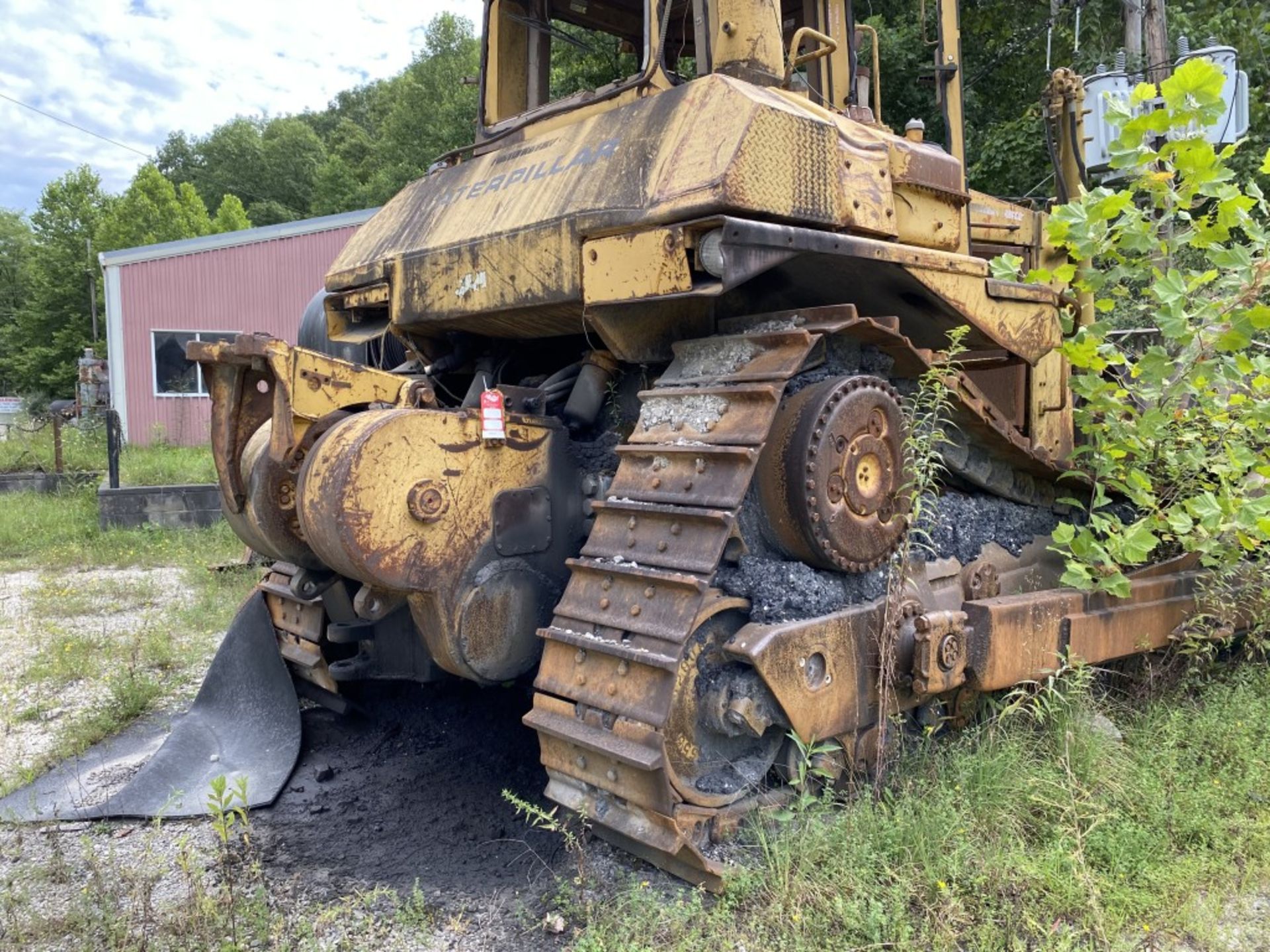 CATERPILLAR D8L CRAWLER DOZER, 24'' TRACKS, PARTS MACHINE, S/N 53Y03705 LOCATION: MILLER CREEK - Image 3 of 13