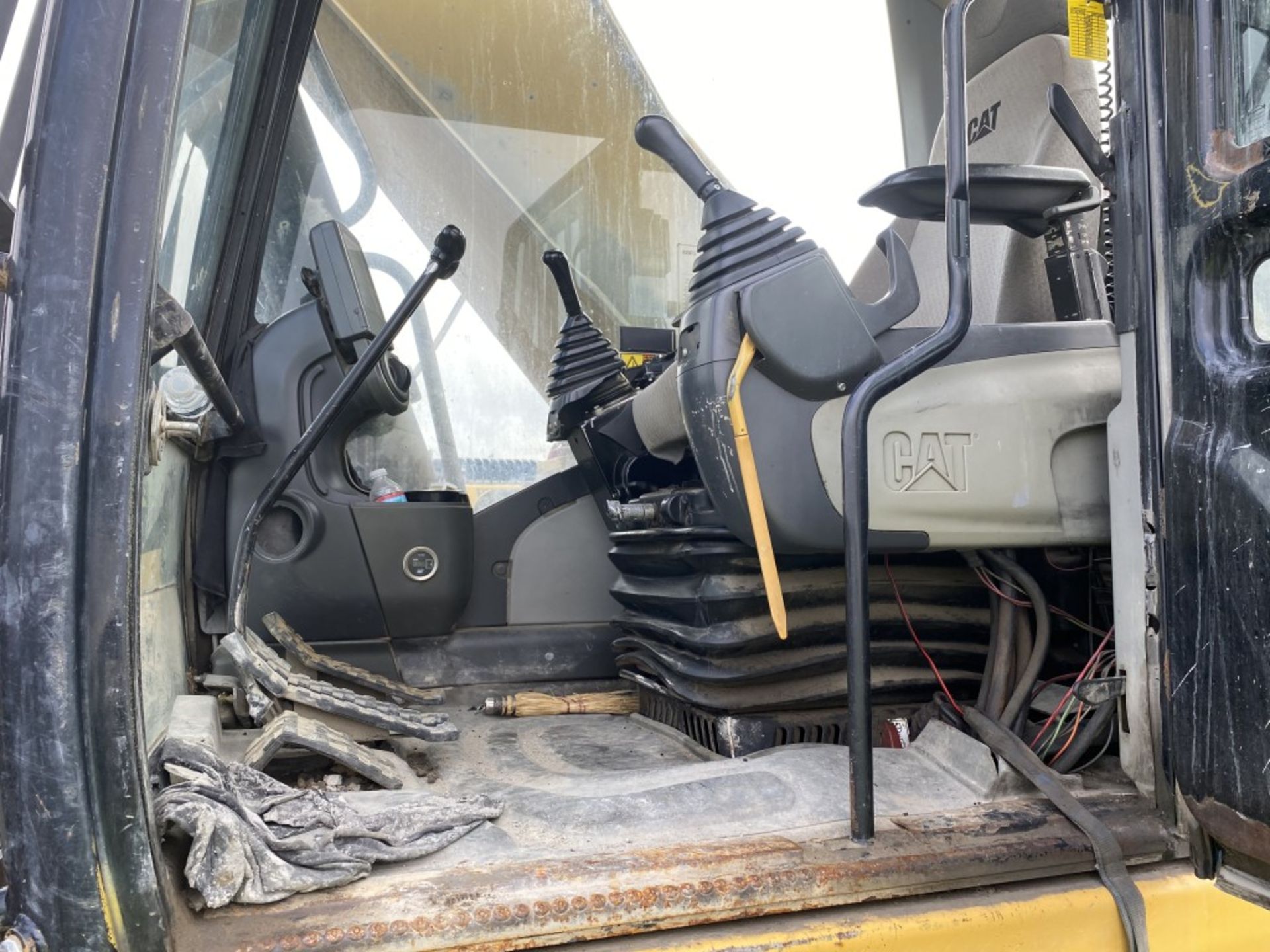 CATERPILLAR 330DL EXCAVATOR, S/N: CAT0330DCMWP03351, 16,088 METERED HOURS, CAT C9 8.8 LITER 480WD - Image 18 of 21