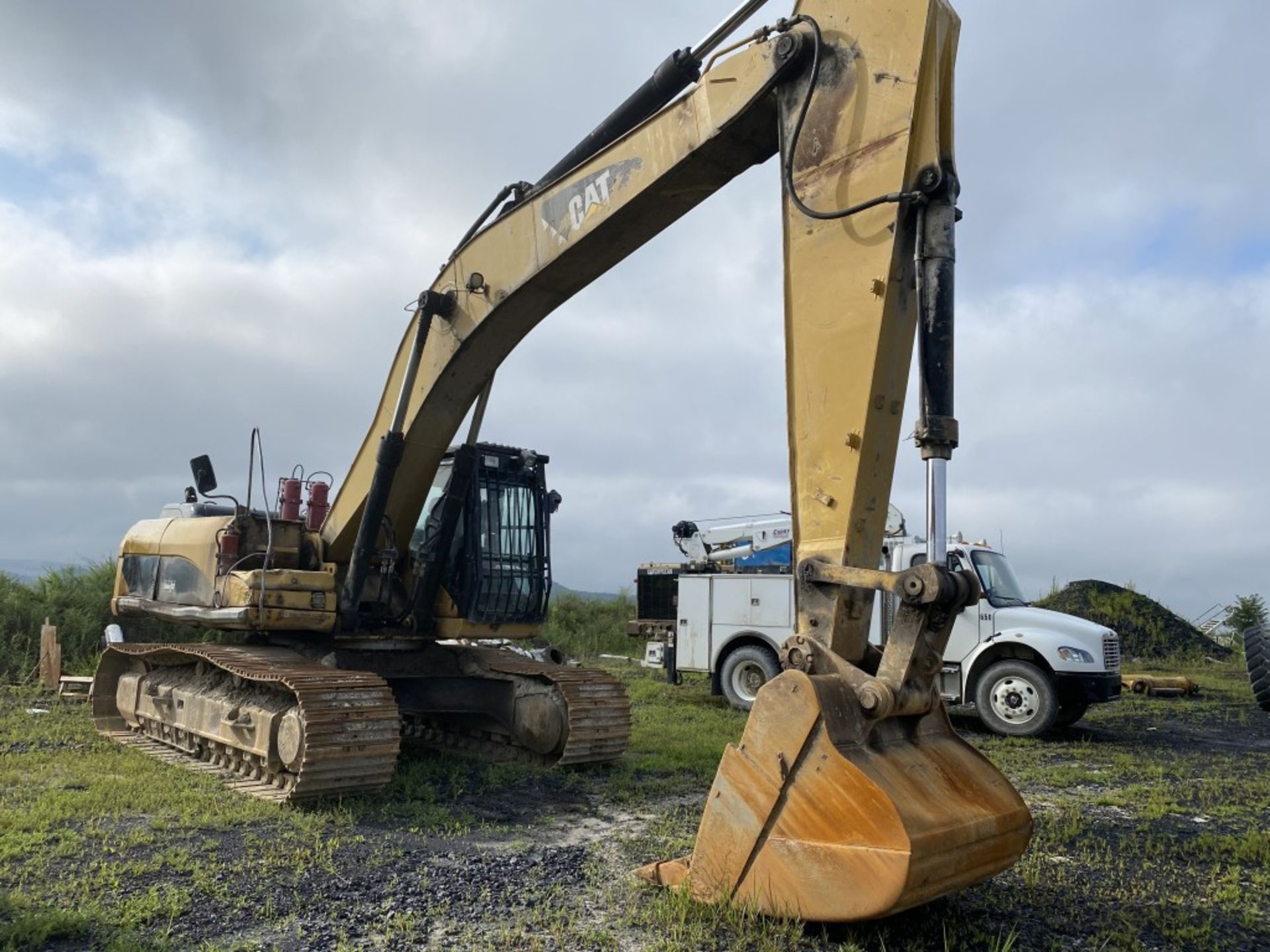 CATERPILLAR 330DL EXCAVATOR, S/N: CAT0330DCMWP03351, 16,088 METERED HOURS, CAT C9 8.8 LITER 480WD - Image 3 of 21