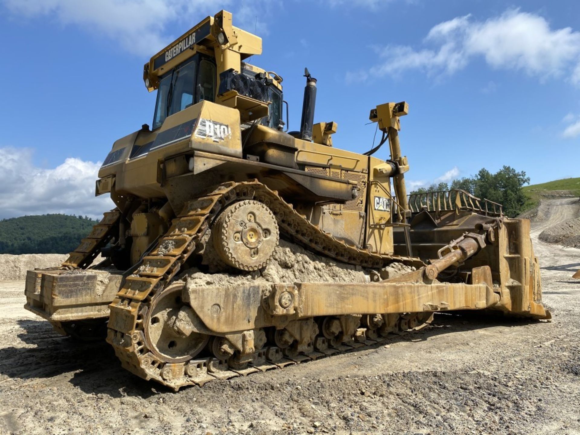 CATERPILLAR D10R DOZER, S/N: AKT00720, UNKNOWN HOURS, CAT 3412E DIESEL ENGINE, 24'' WIDE METAL - Image 3 of 24