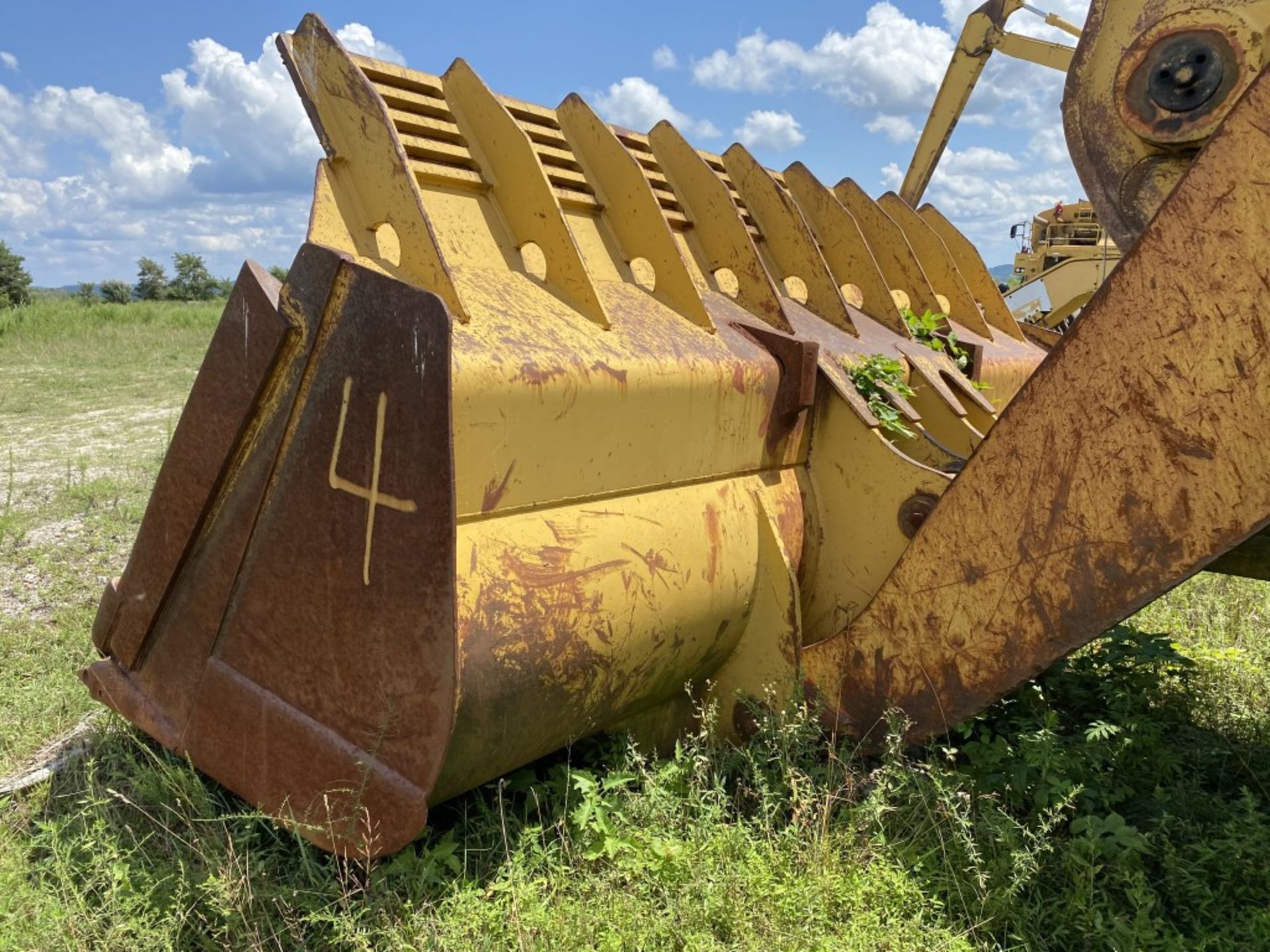 CATERPILLAR 992D WHEEL LOADER, S/N: 7MJ00145, 58,732 HOURS SHOWING, CAT 12-CYLINDER DIESEL ENGINE, - Image 7 of 13