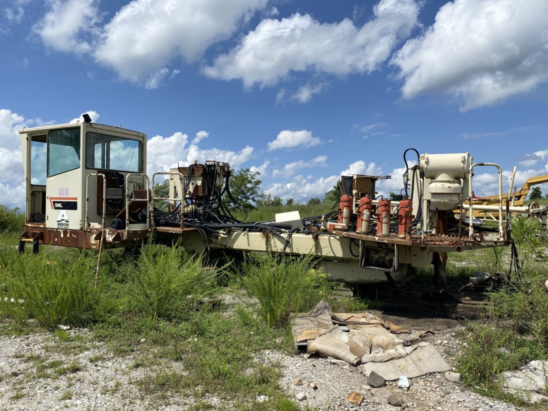 INGERSOLL-RAND DML-LP DRILL RIG FOR PARTS, S/N: 7719, CUMMINS DIESEL ENGINE, IN PIECES, MISSING MANY - Image 6 of 6