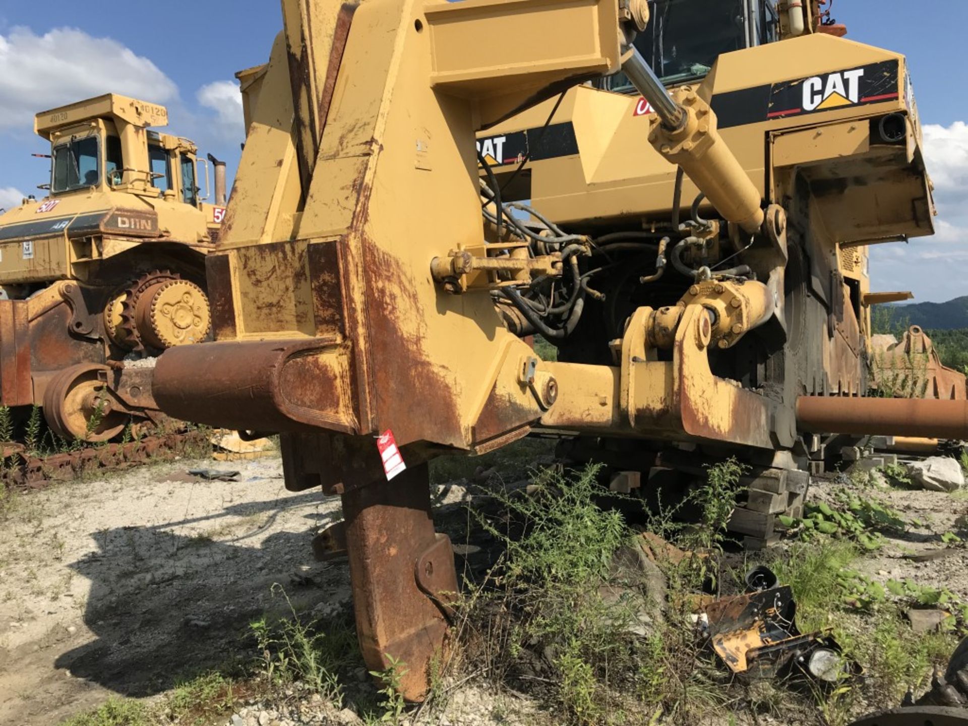 CAT D11R DOZER FOR PARTS, S/N: 7PZ00592, REAR RIPPER Attachment, COMES W/ BLADE, CAT 350GB ENGINE, - Image 6 of 9