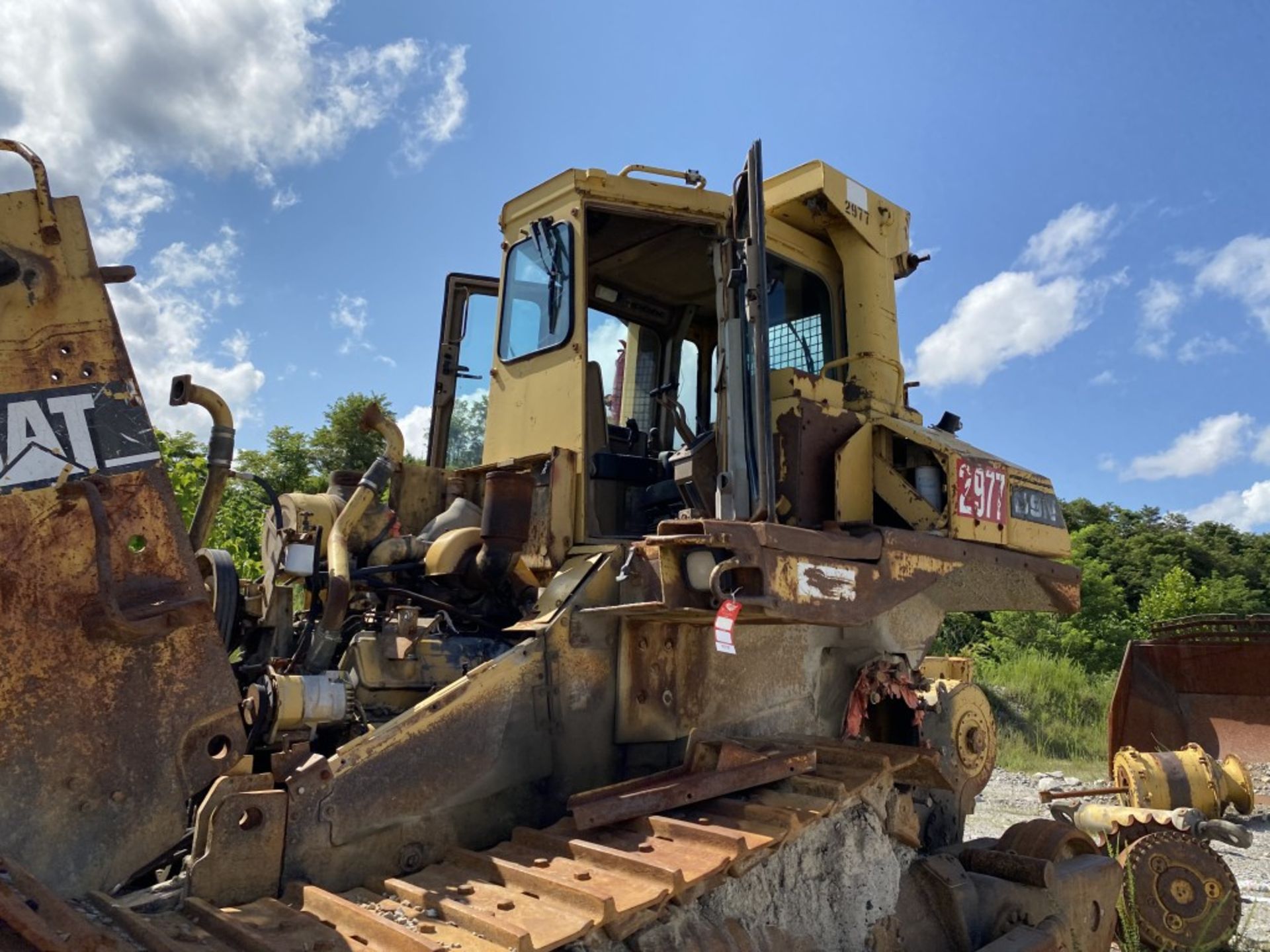 CATERPILLAR D9 DOZER, REAR WINCH, 58,482 HOURS SHOWING, CAT 3408 DIESEL ENGINE, HAS BLADE, MISSING - Image 11 of 12