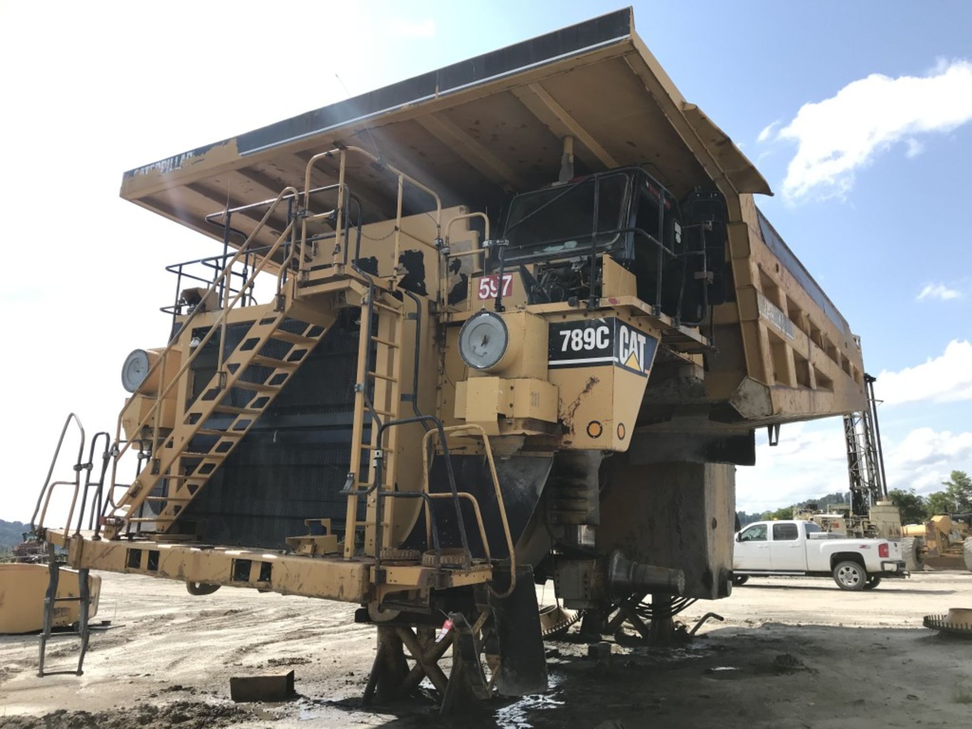 CAT 789C OFF-ROAD DUMP TRUCK FOR PARTS, S/N: CAT0789CC2BW00597, CAT V-12 DIESEL ENGINE, MISSING A - Image 2 of 9