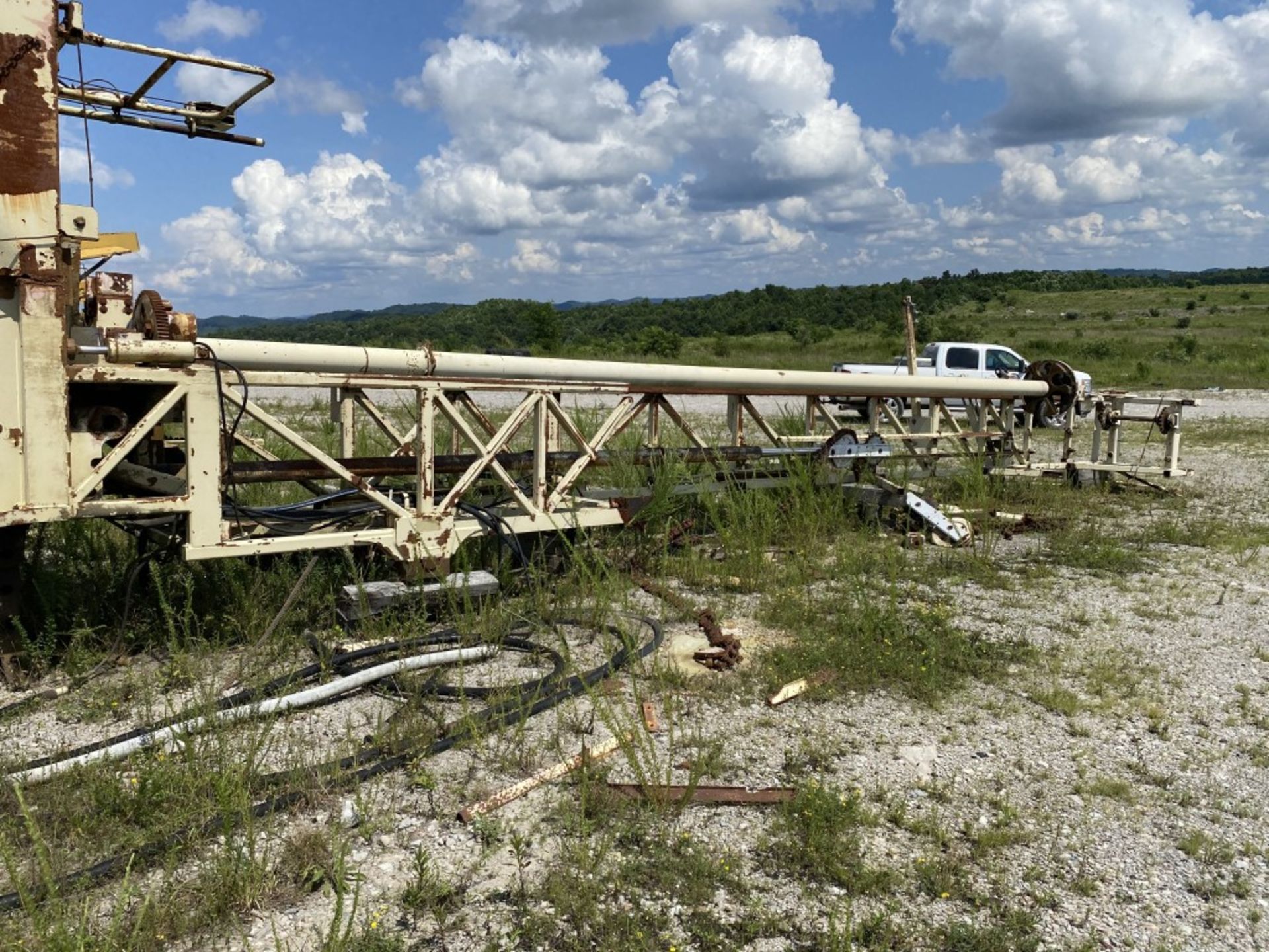 INGERSOLL-RAND DML-LP DRILL RIG FOR PARTS, S/N: 7719, CUMMINS DIESEL ENGINE, IN PIECES, MISSING MANY - Image 2 of 6