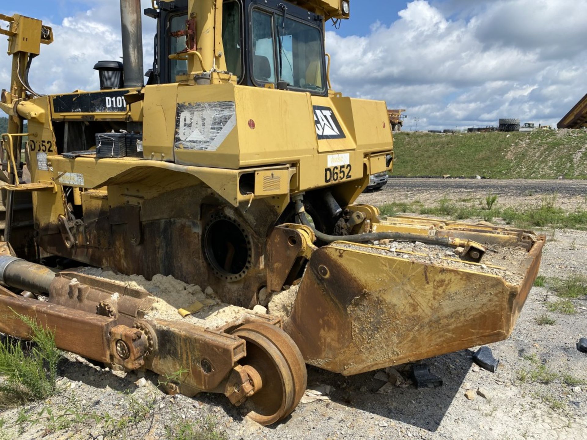 CATERPILLAR D10T DOZER, S/N: RJG01377, CAT C-27 DIESEL ENGINE, 17' DOZER BLADE, MISSING - Image 5 of 11