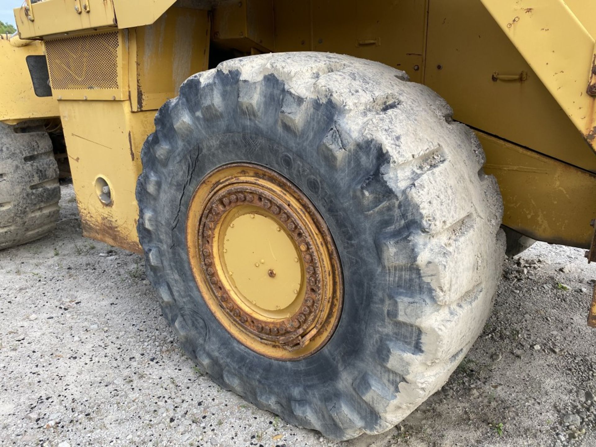 2004 CATERPILLAR 988G ARTICULATED WHEEL LOADER, ENCLOSED CAB, S/N: ABNH01383, 246,485 HOURS, 8- - Image 9 of 29