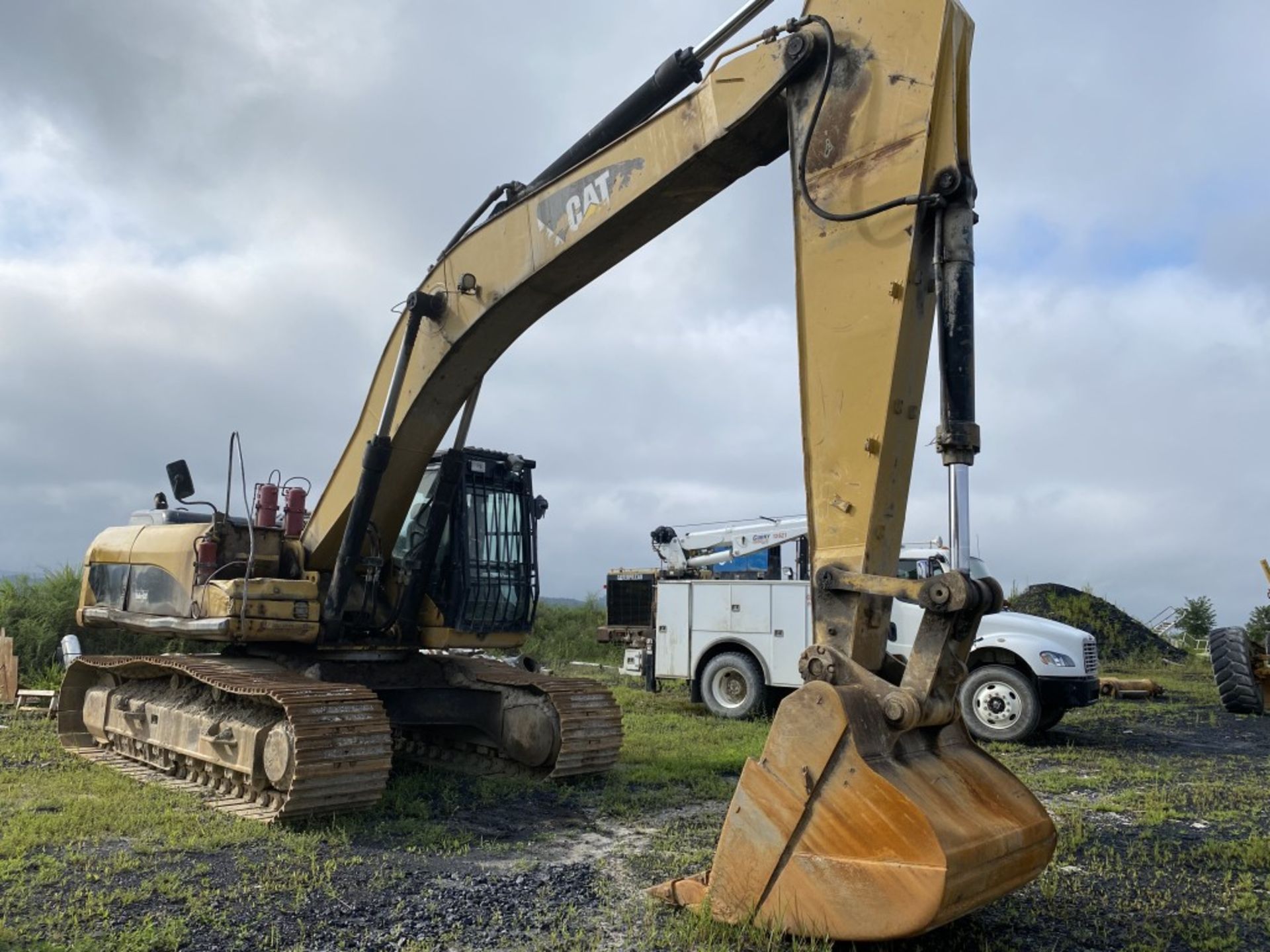 CATERPILLAR 330DL EXCAVATOR, S/N: CAT0330DCMWP03351, 16,088 METERED HOURS, CAT C9 8.8 LITER 480WD - Image 2 of 21