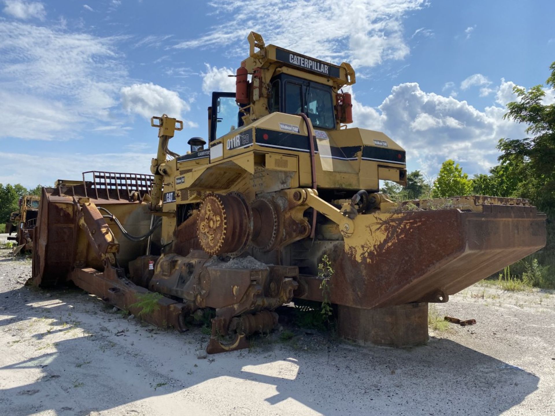 2004 CATERPILLAR D11R CD DOZER, S/N: A8F236-2GR05302, CAT DIESEL ENGINE, NO TRACKS, FOR PARTS ( - Image 2 of 11