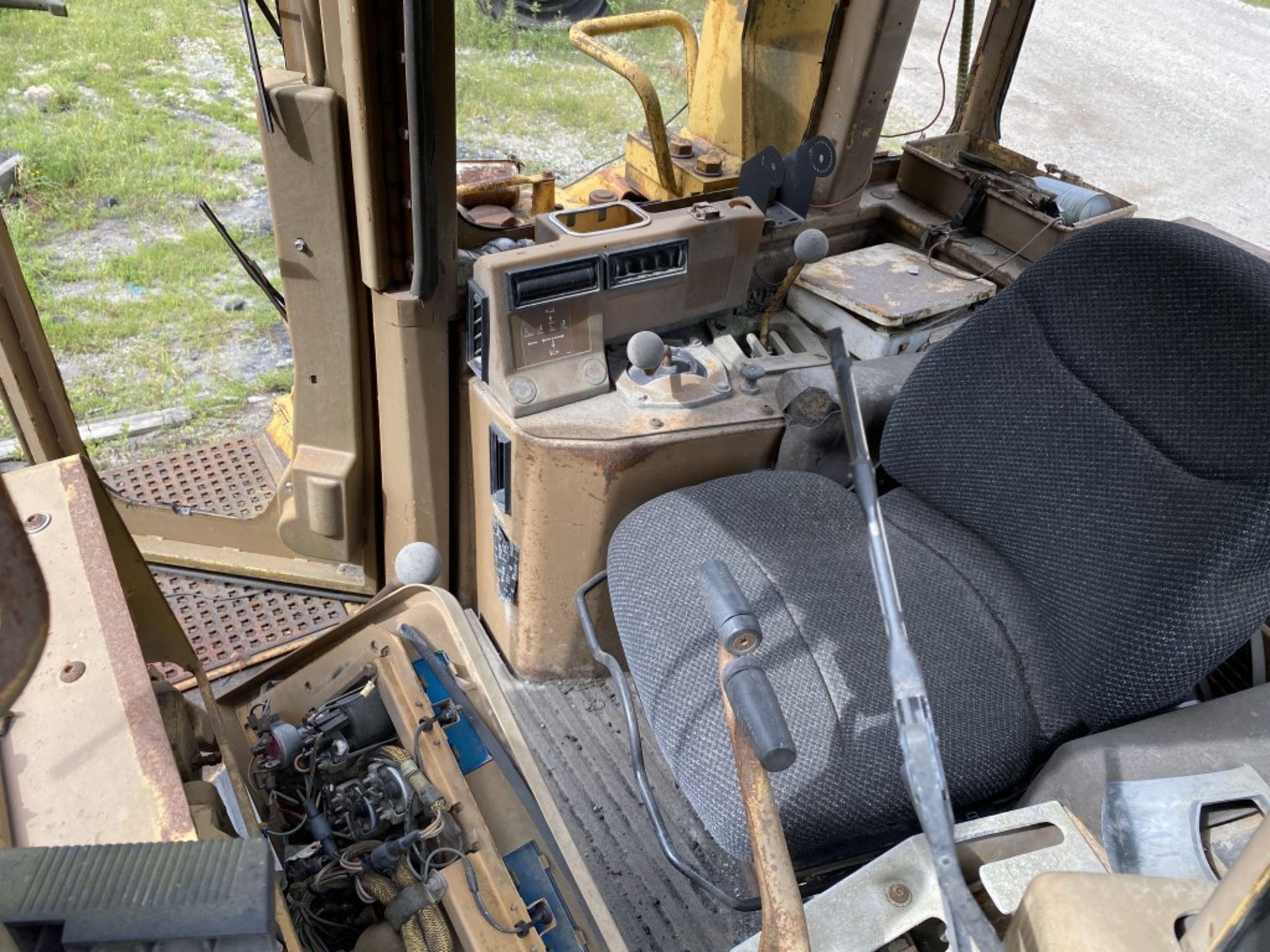 CATERPILLAR D8L CRAWLER DOZER, 24'' TRACKS, PARTS MACHINE, S/N 53Y03705 LOCATION: MILLER CREEK - Image 12 of 13