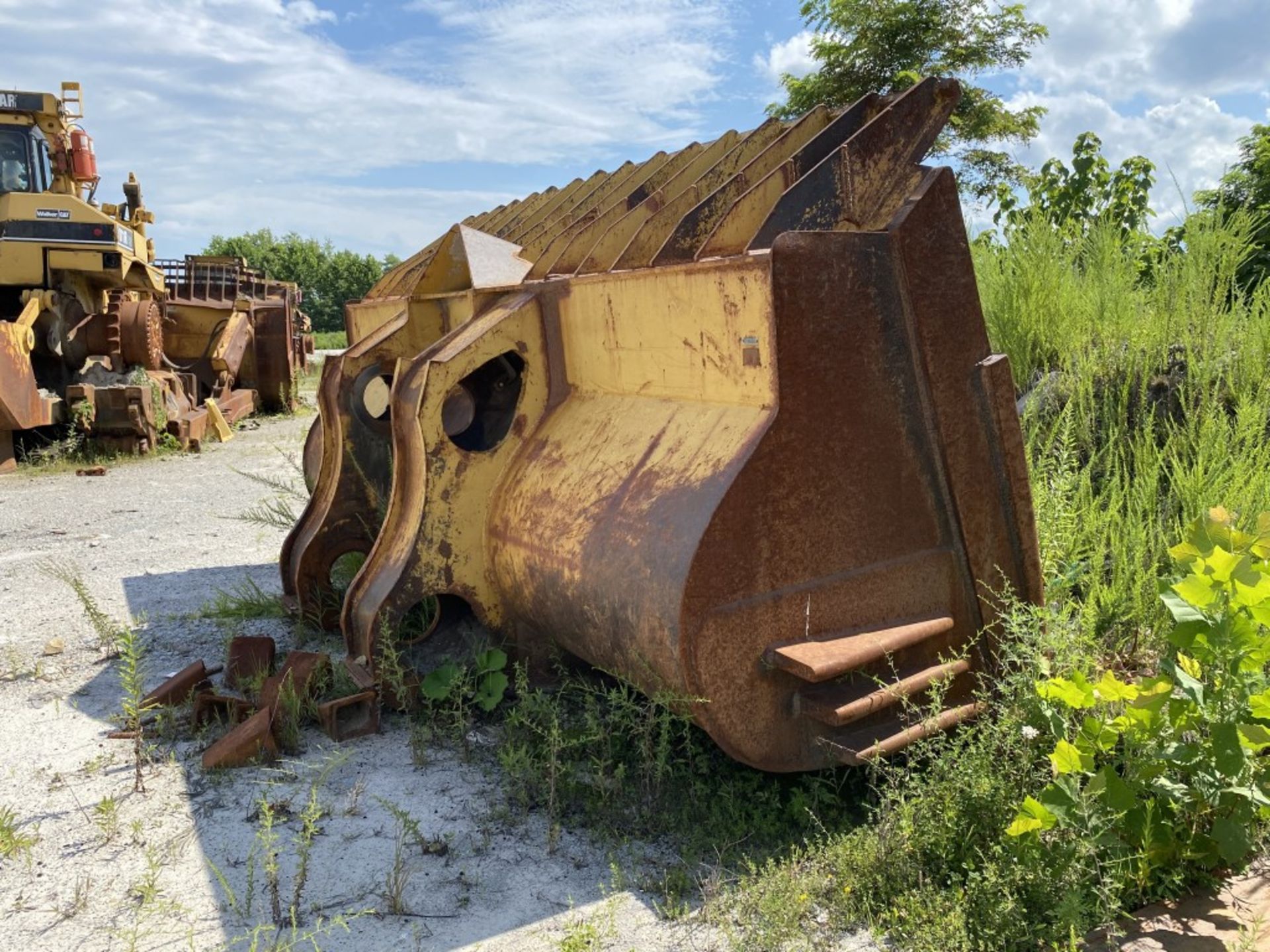 CATERPILLAR 992G WHEEL LOADER BUCKET, 15'6'' WIDE, LOCATION: MINWAY - Image 3 of 7