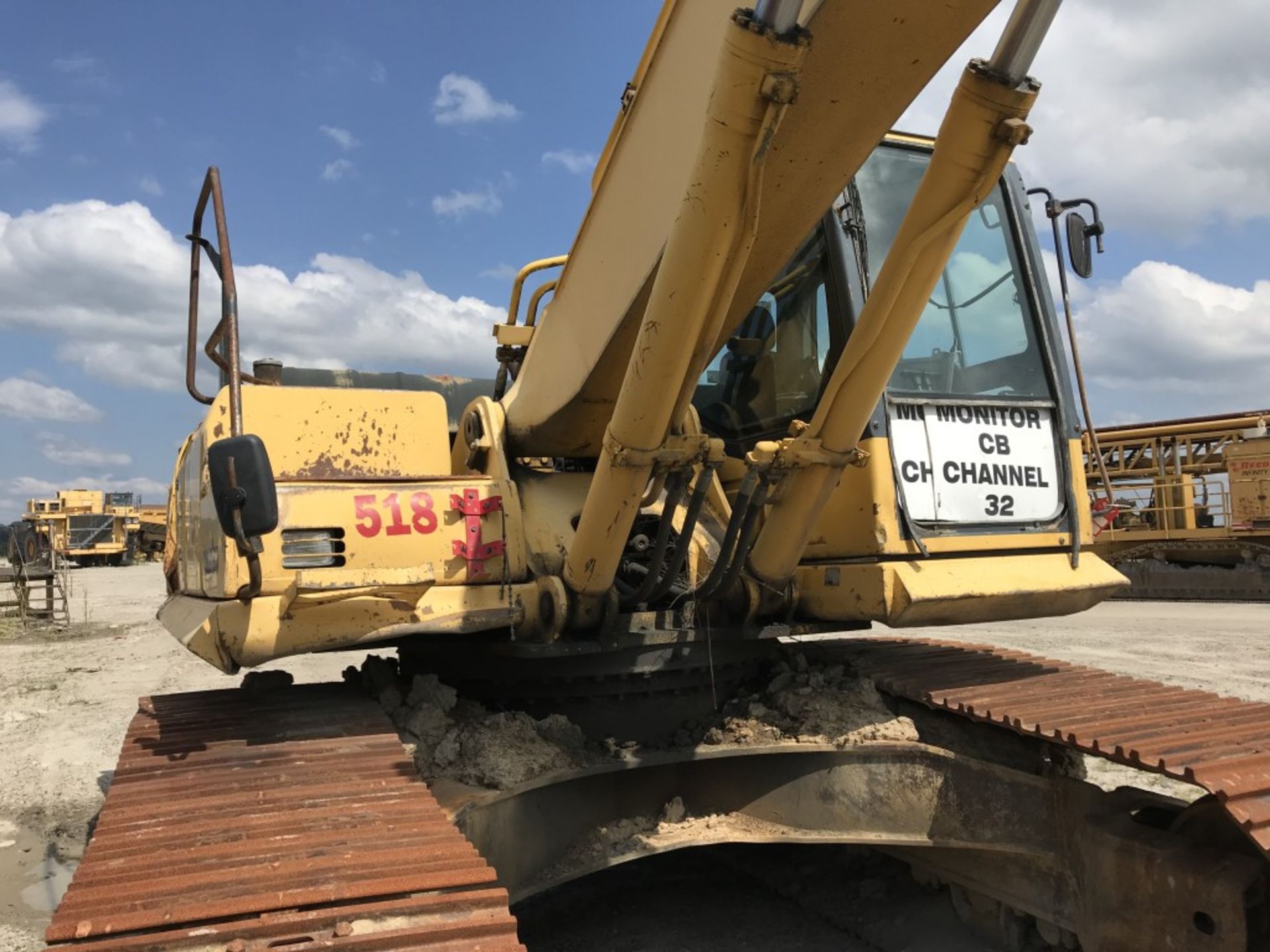 KOMATSU PC300LC-7E0 EXCAVATOR, S/N A89001, 33.5'' WIDE METAL TRACKS, HENSLEY 48'' BUCKET MISSING A - Image 6 of 15