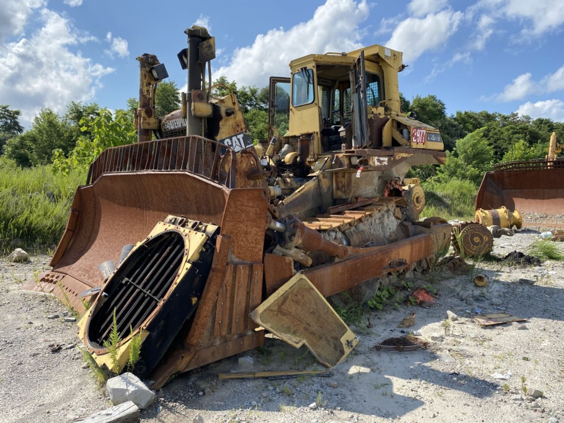 CATERPILLAR D9 DOZER, REAR WINCH, 58,482 HOURS SHOWING, CAT 3408 DIESEL ENGINE, HAS BLADE, MISSING