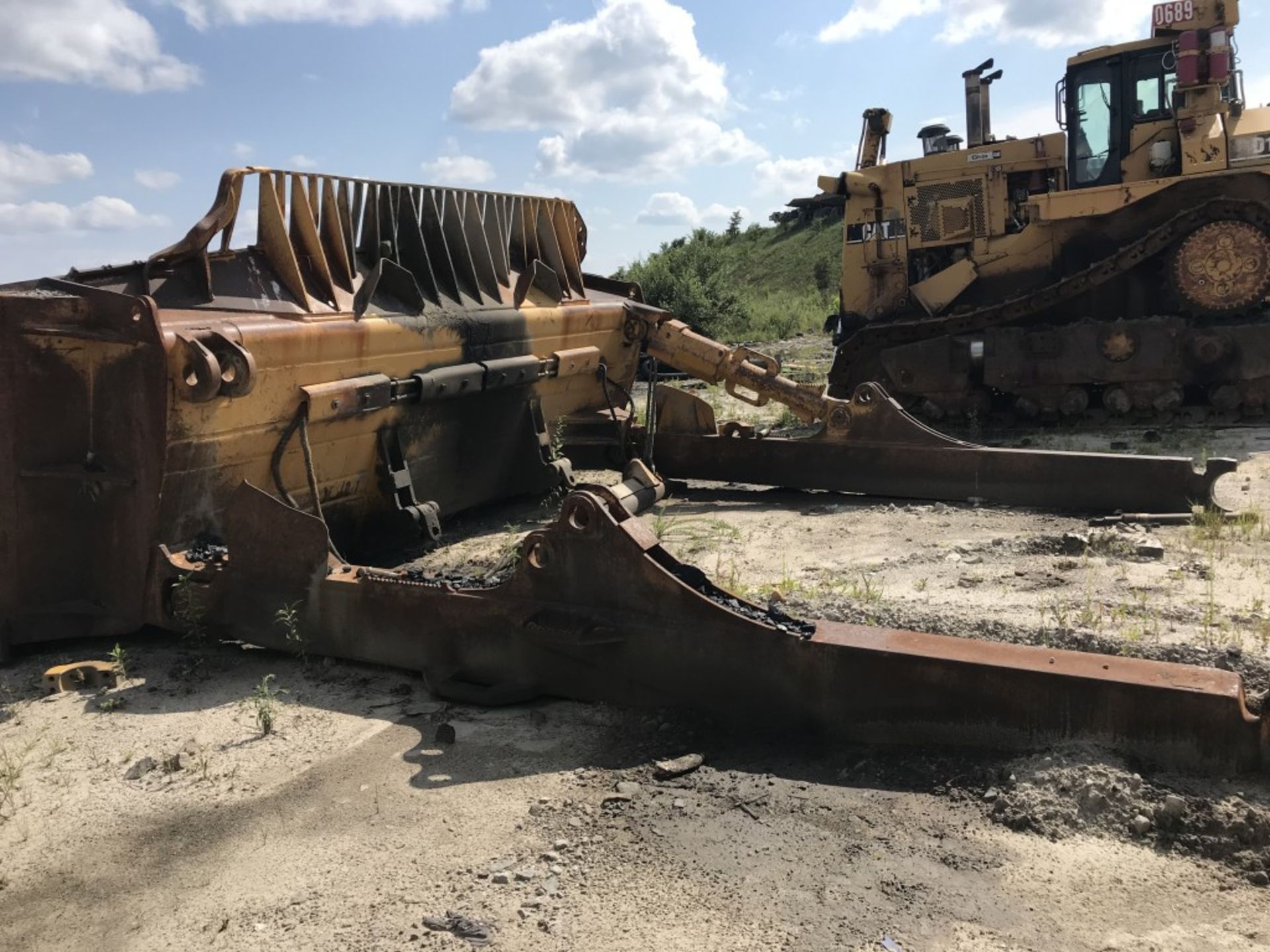 CAT D11R DOZER FOR PARTS, S/N: 7PZ00689, CAT 3508B TURBO DIESEL ENGINE, COMES W/ 20'8'' WIDE BLADE - Image 19 of 19