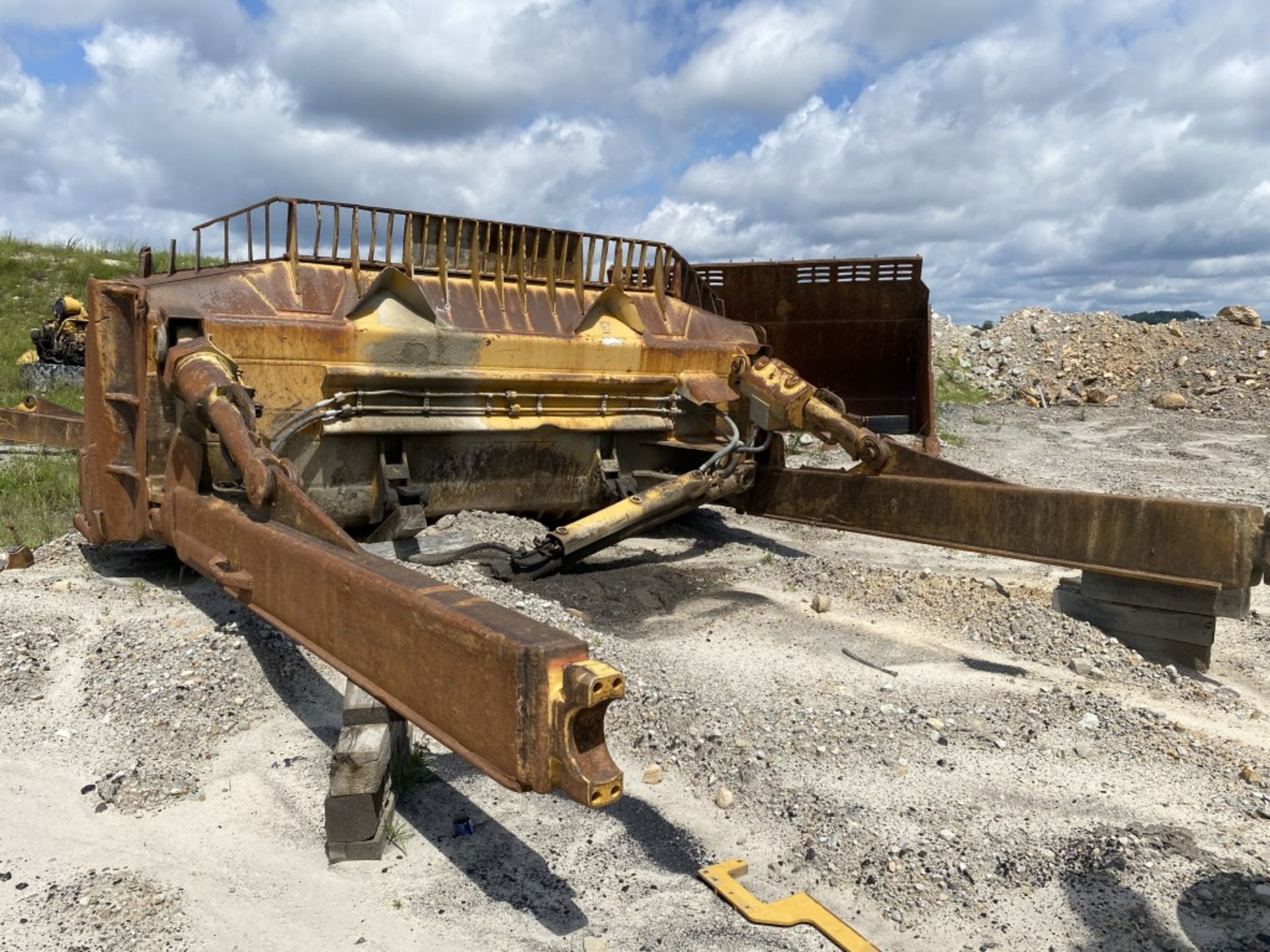 CATERPILLAR D10R DOZER, S/N: AKT00524, CAT 3412E DIESEL ENGINE, COMES WITH 16'6'' WIDE DOZER - Image 15 of 19