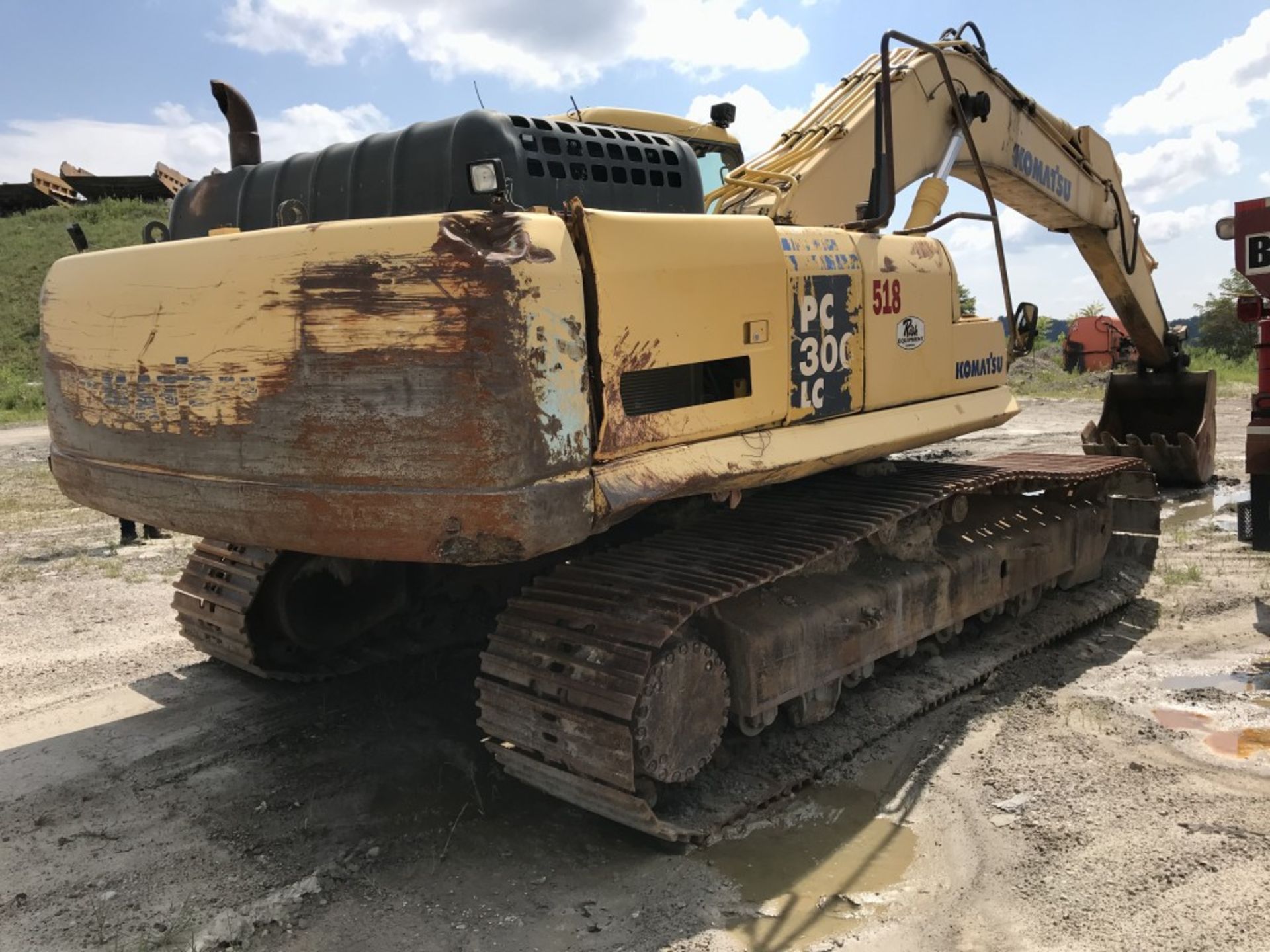 KOMATSU PC300LC-7E0 EXCAVATOR, S/N A89001, 33.5'' WIDE METAL TRACKS, HENSLEY 48'' BUCKET MISSING A - Image 4 of 15