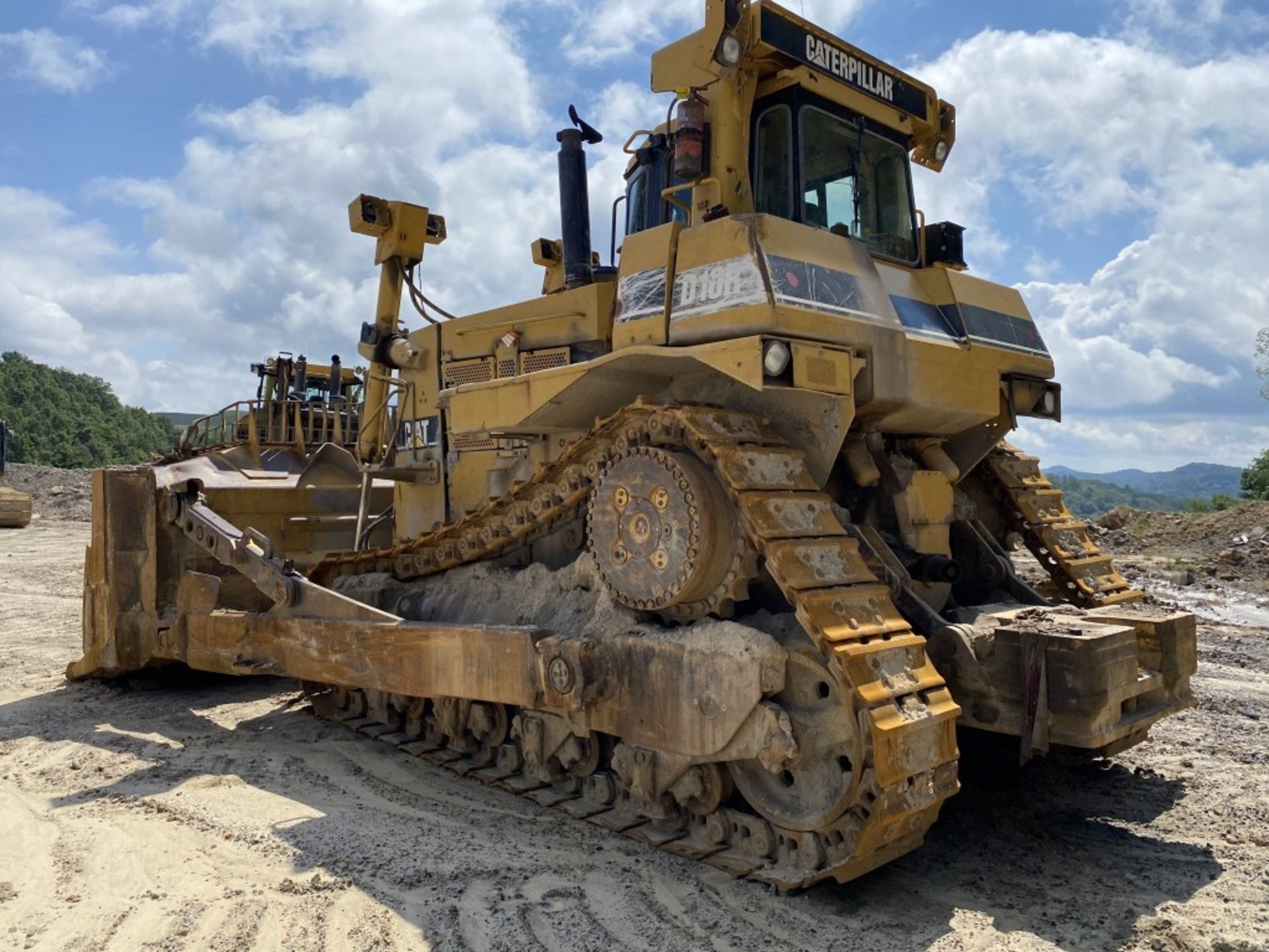 CATERPILLAR D10R DOZER, S/N: AKT00720, UNKNOWN HOURS, CAT 3412E DIESEL ENGINE, 24'' WIDE METAL - Image 5 of 24