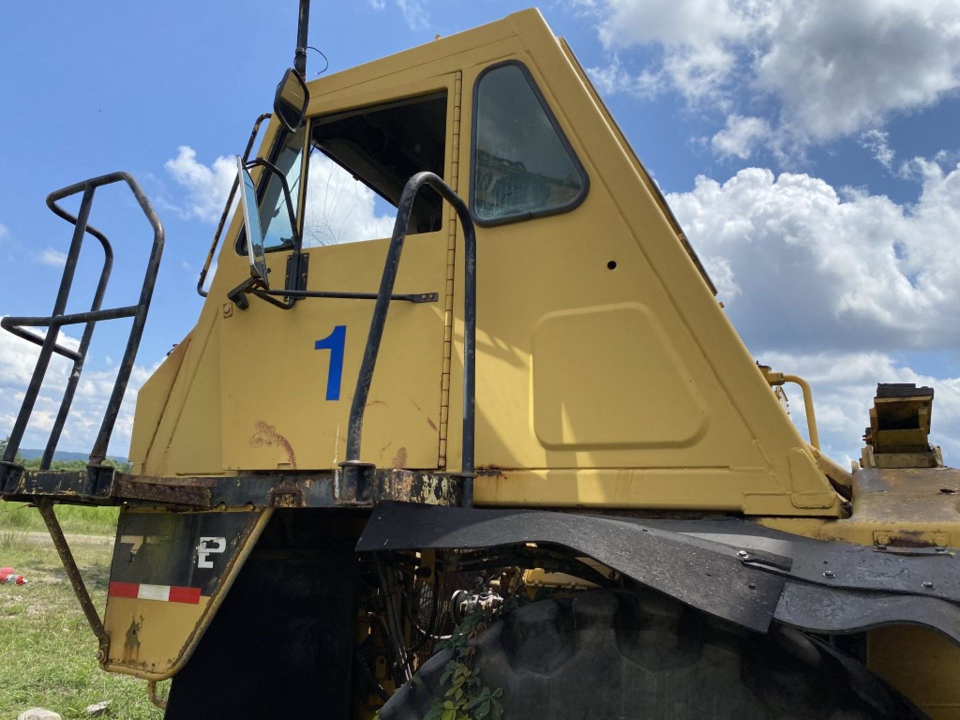 CATERPILLAR 773B OFF-ROAD DUMP TRUCK, S/N: 63W0H573, CAT DIESEL ENGINE, MISSING TRANSMISSION, 24. - Image 10 of 11