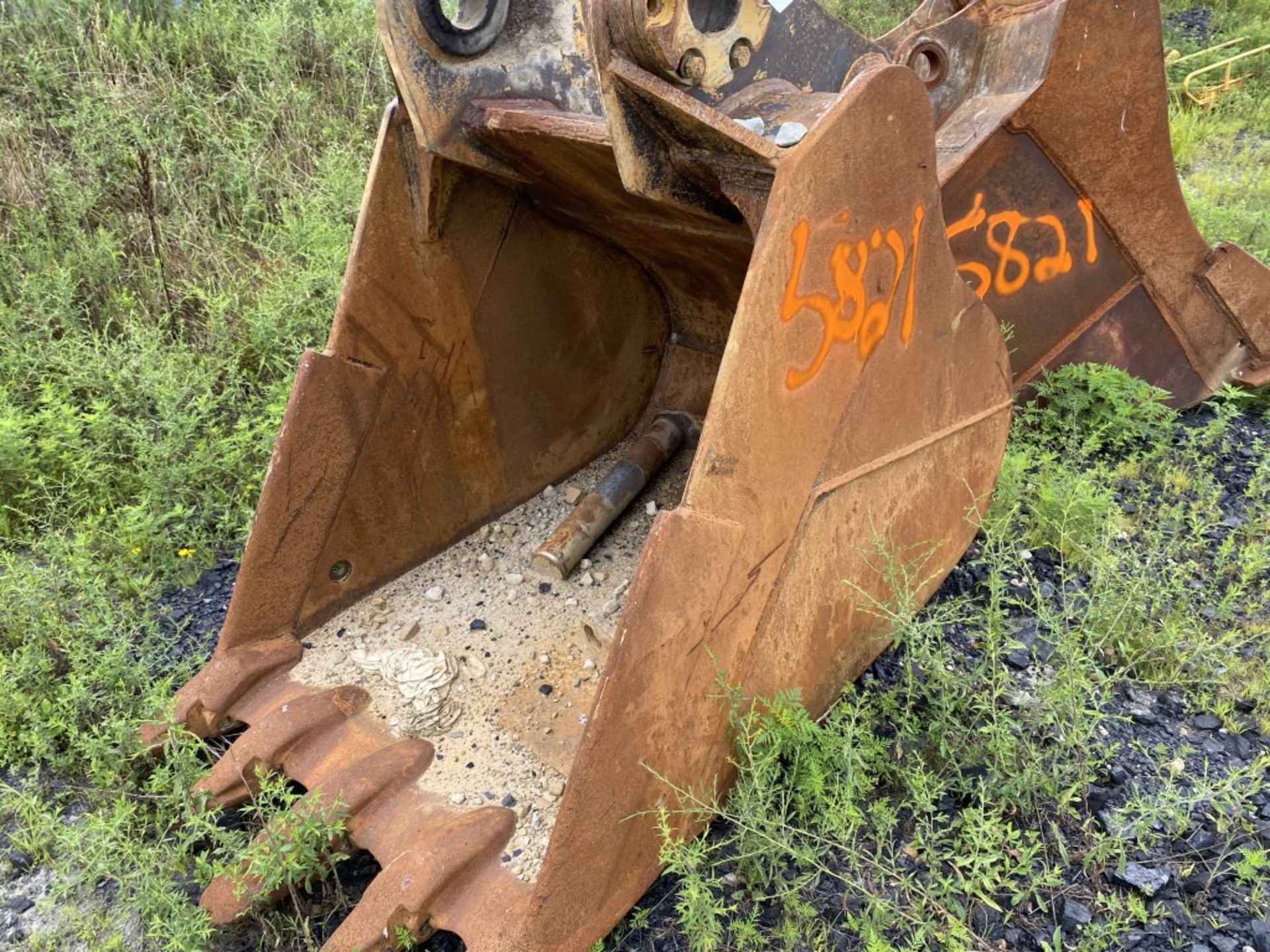 (2) USED EXCAVATOR BUCKETS, 44'' & 56'' WIDTHS, LOCATION: TWIN BRANCH - Image 2 of 8