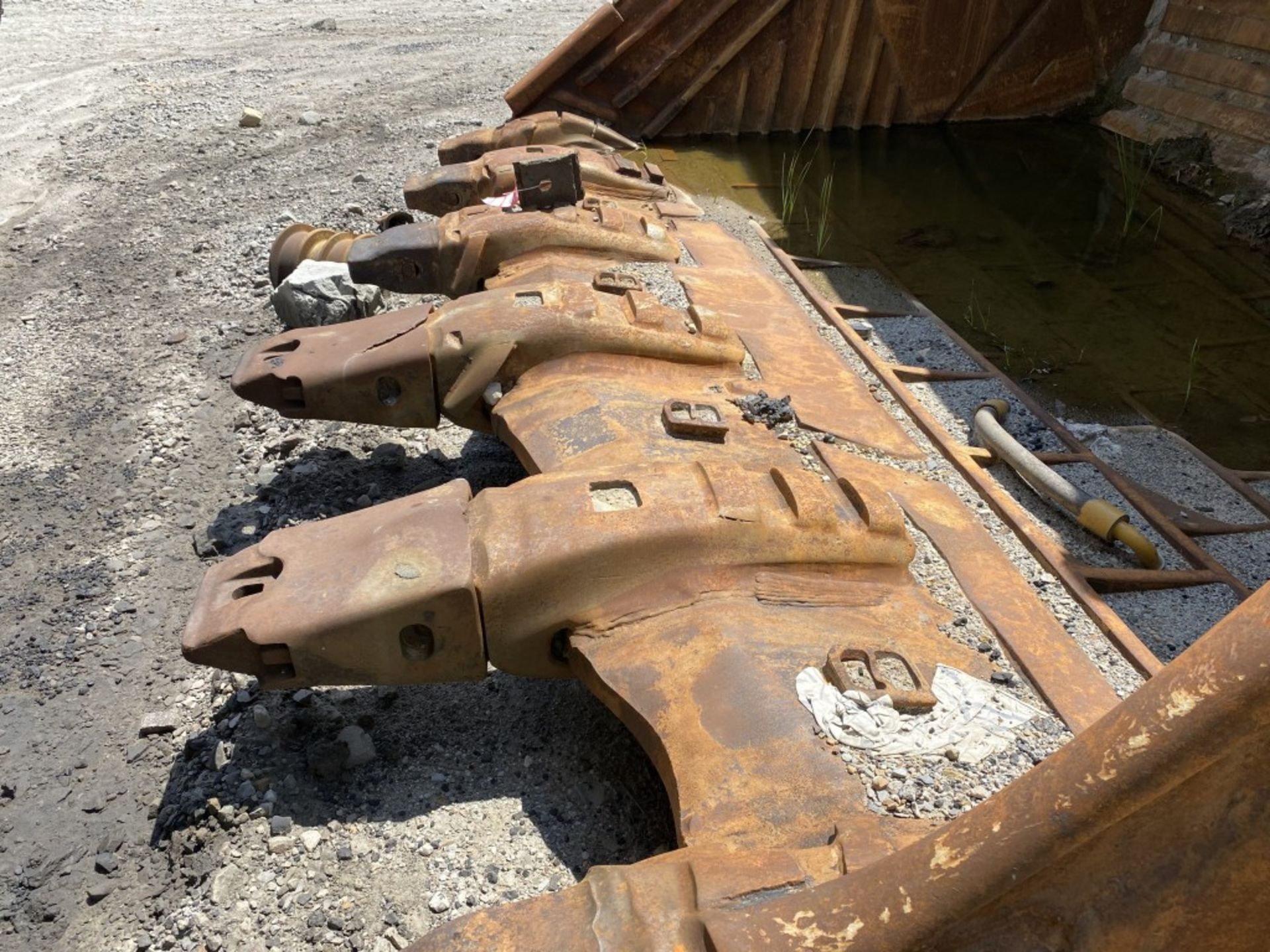 14'6'' WIDE EXCAVATOR BUCKET FOR TEREX COAL SHOVEL, MISSING TEETH LOCATION: TWIN BRANCH - Image 5 of 6