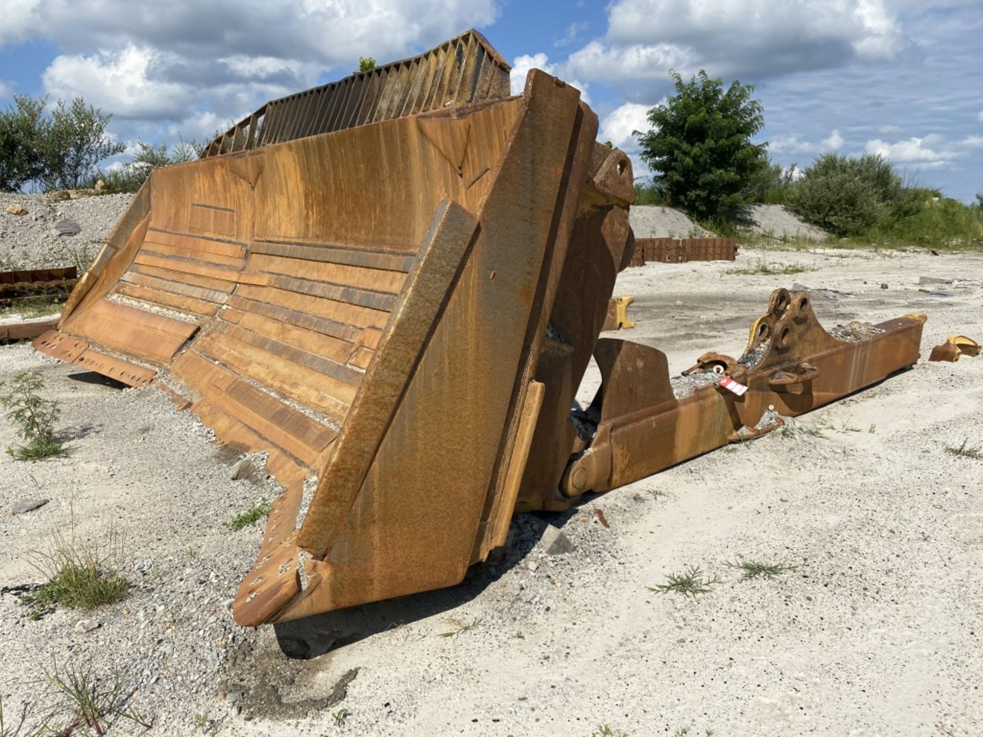 CATERPILLAR DOZER BLADE WITH SIDE BRACKETS, 20'6'' WIDE, COMES WITH (2) USED TRACK SECTIONS AND A