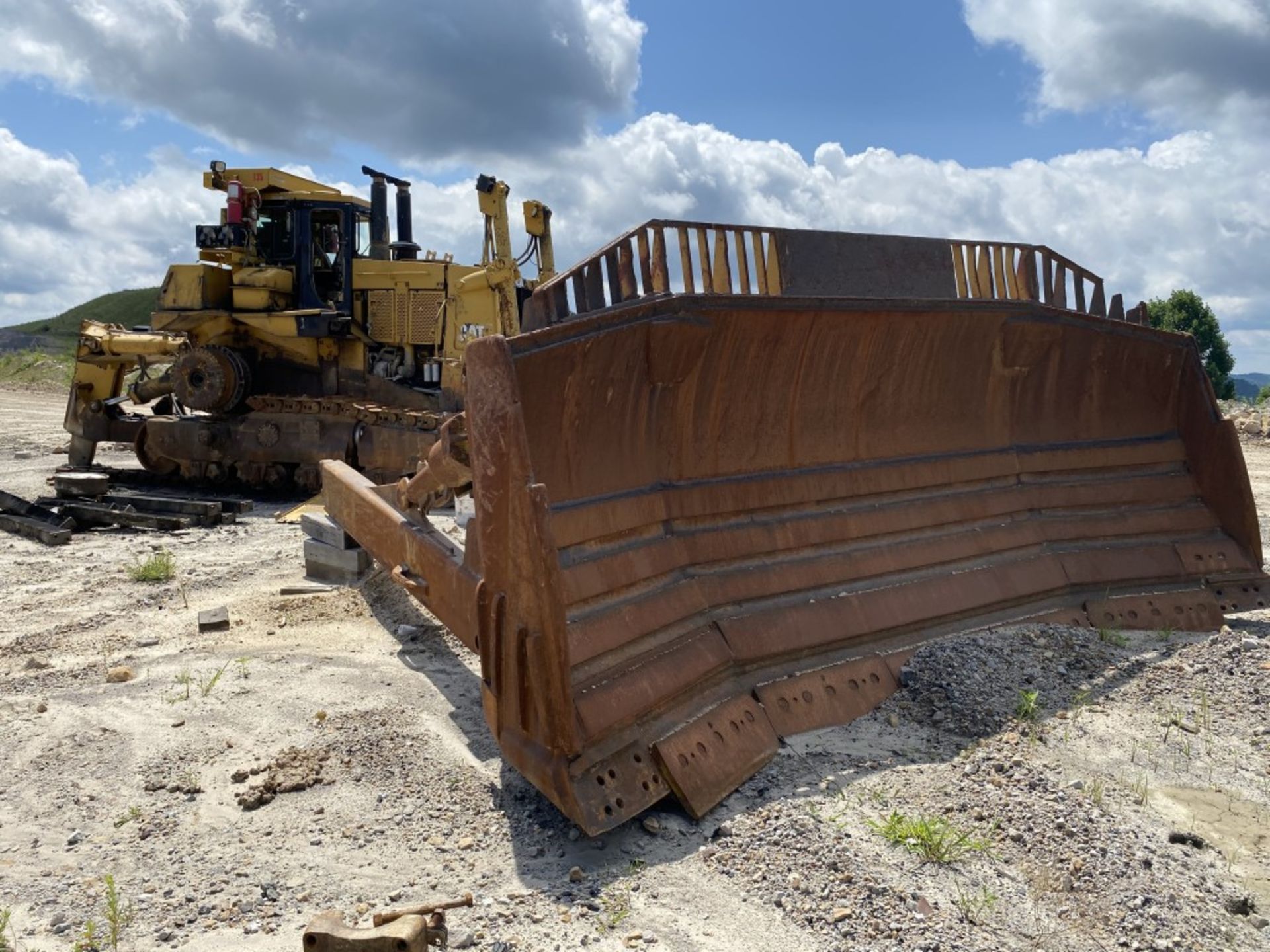 CATERPILLAR D10R DOZER, S/N: AKT00524, CAT 3412E DIESEL ENGINE, COMES WITH 16'6'' WIDE DOZER - Image 19 of 19