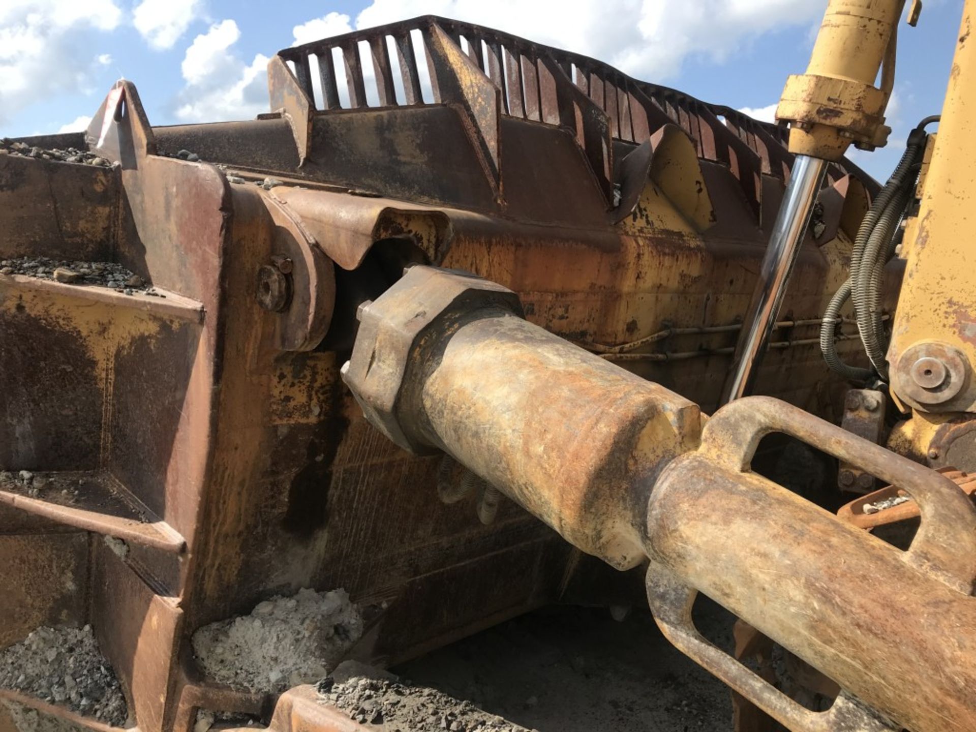 1992 CATERPILLAR D11N DOZER, S/N: 74201046, 20'6'' DOZER BLADE, 28'' WIDE METAL TRACKS, 4T9829 - Image 13 of 18