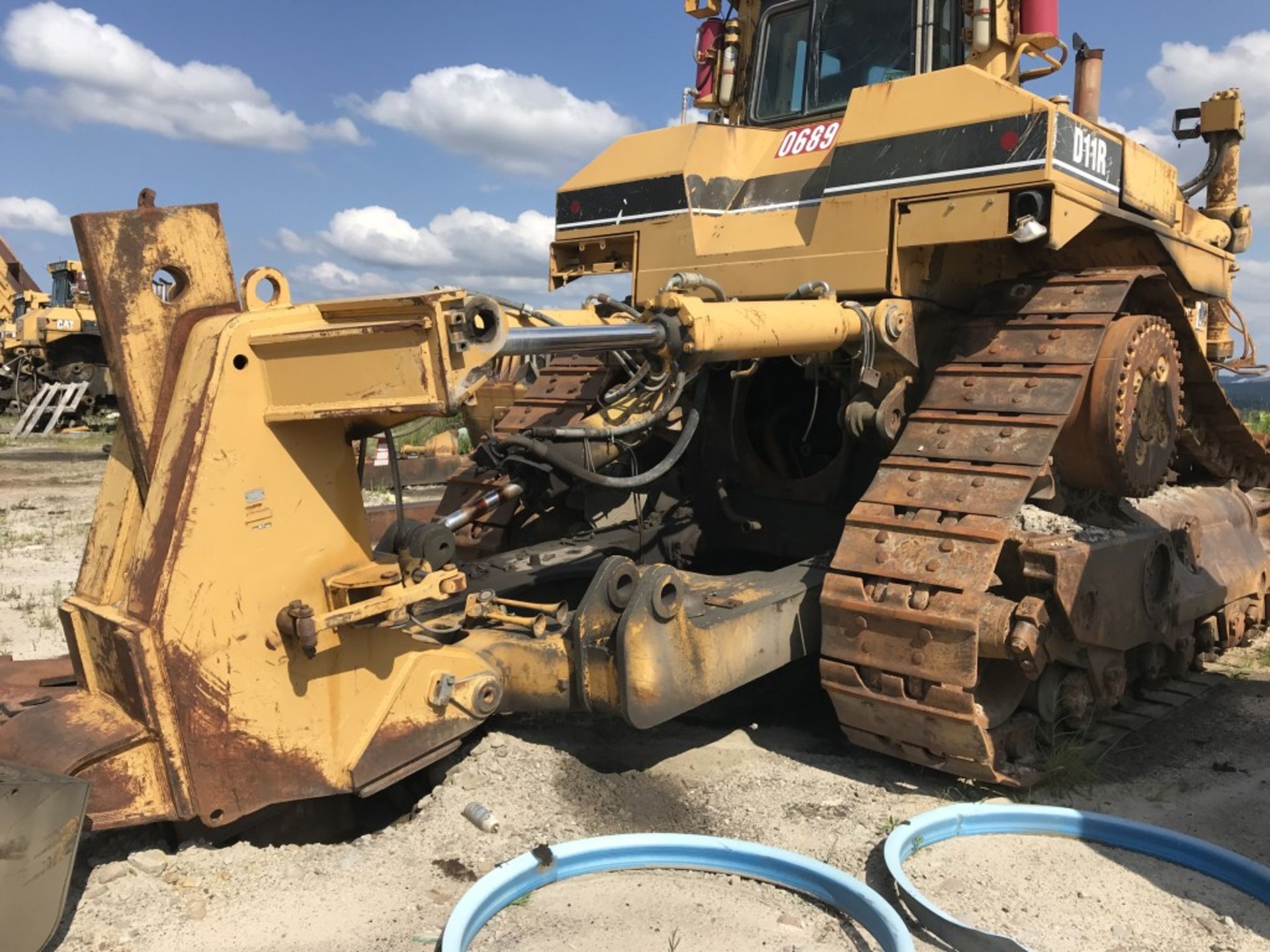 CAT D11R DOZER FOR PARTS, S/N: 7PZ00689, CAT 3508B TURBO DIESEL ENGINE, COMES W/ 20'8'' WIDE BLADE - Image 5 of 19
