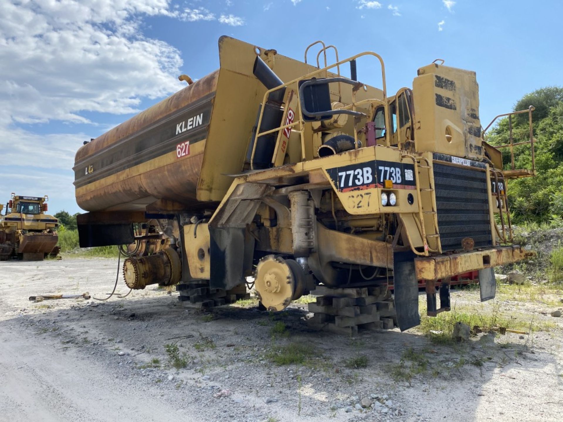 1979 CATERPILLAR 773B OFF-ROAD WATER TRUCK, KLEIN TANK WITH SPRAY BAR, S/N: 63W00149, CAT 3412 - Image 2 of 13