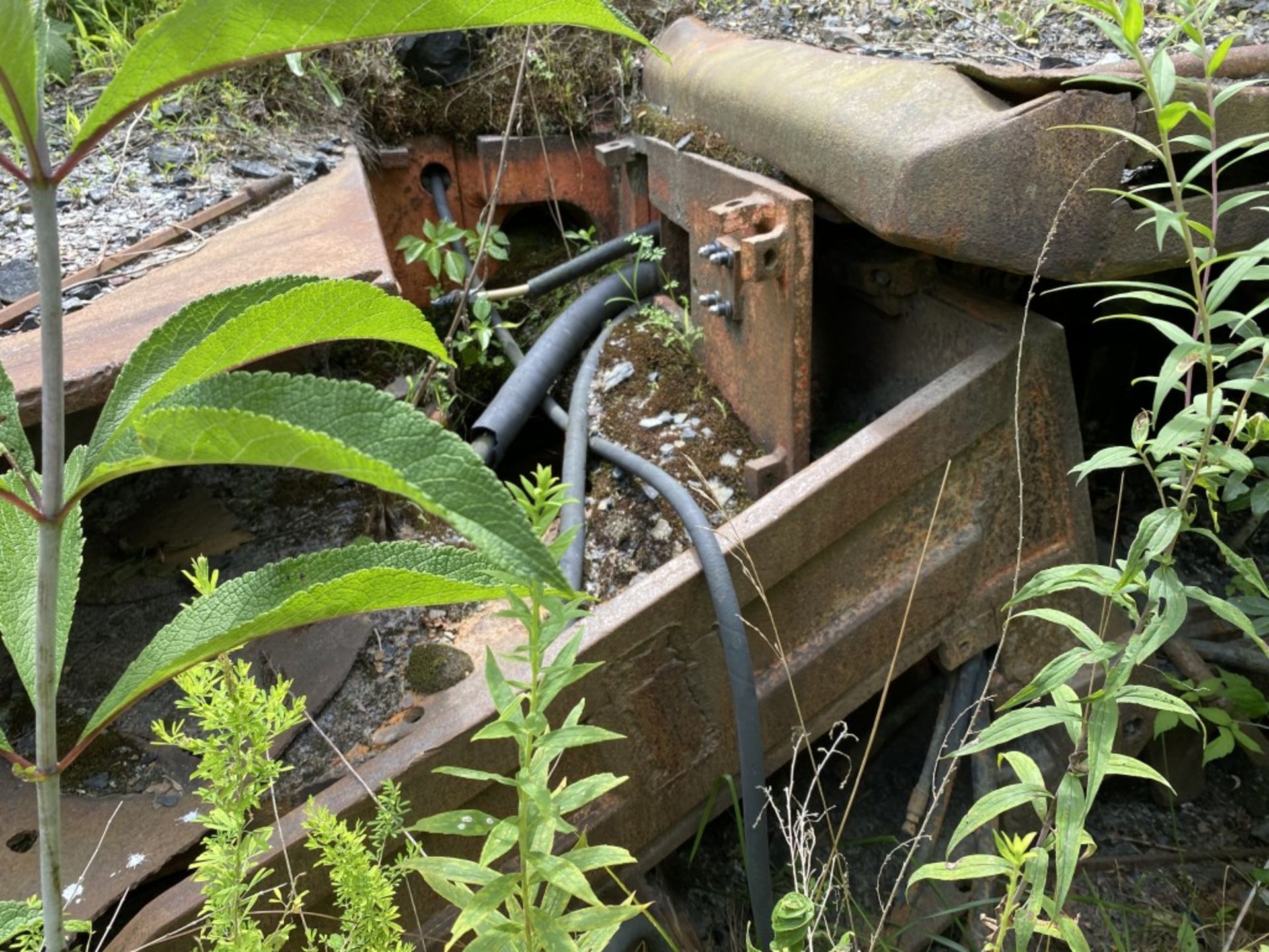 JOY 12CM12 CONTINUOUS MINER, S/N JM LOCATION: EAST MINGO SHOP - Image 5 of 12