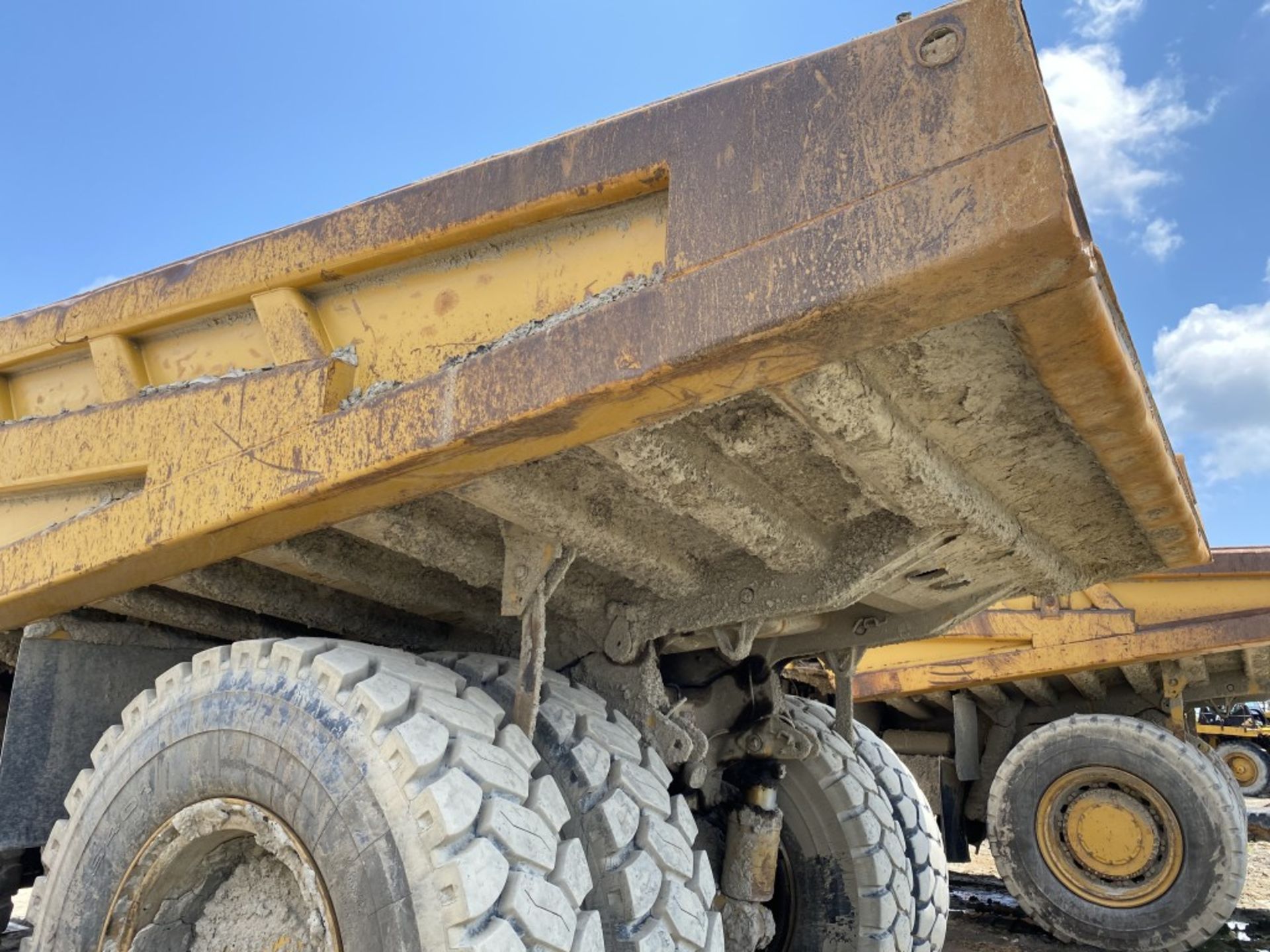 CATERPILLAR MODEL 777F OFF-ROAD DUMP TRUCK, P/N: CAT0777FUJRP00973M UNKNOWN HOURS, CAT DIESEL - Image 6 of 24