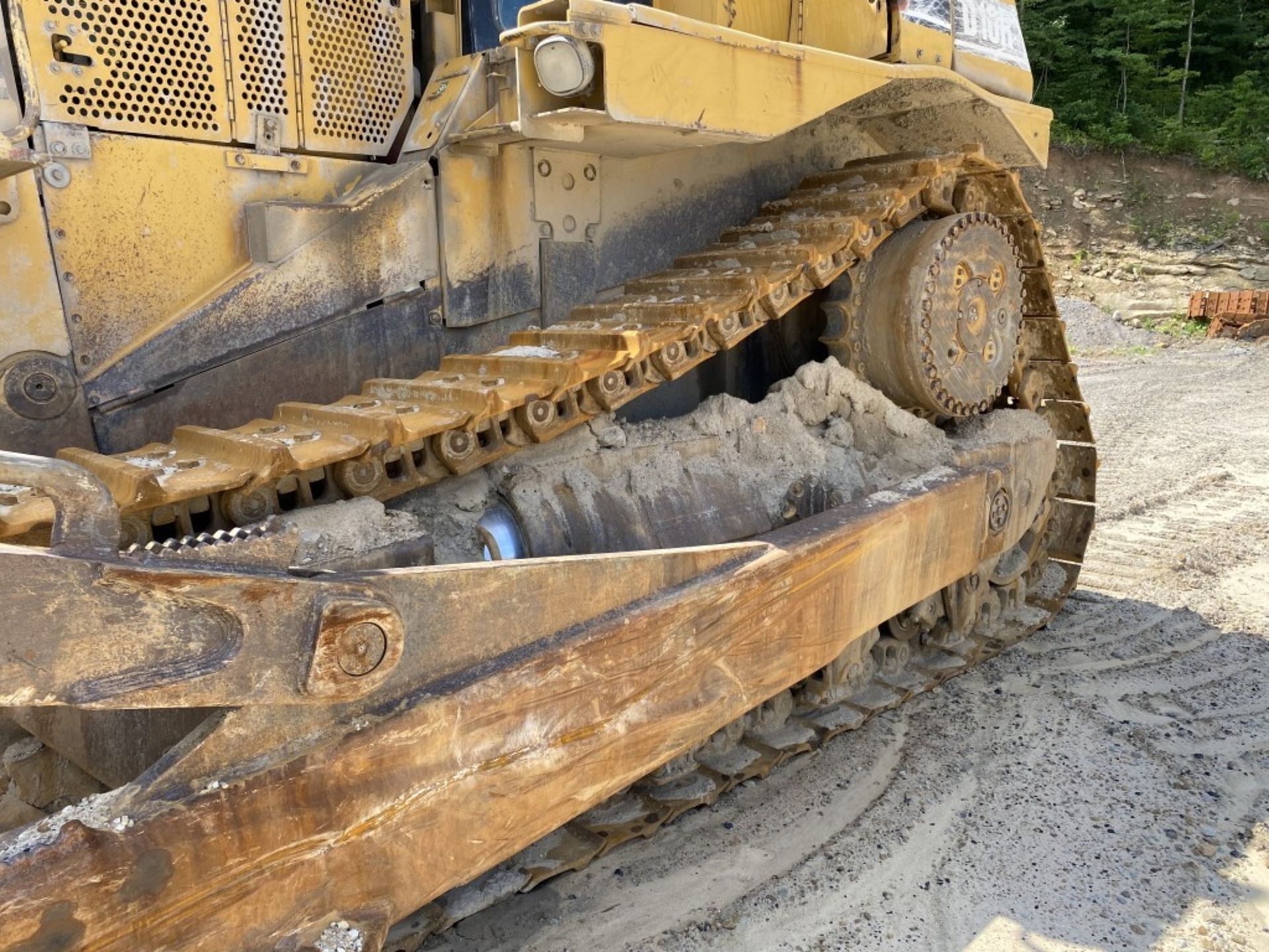 CATERPILLAR D10R DOZER, S/N: AKT00720, UNKNOWN HOURS, CAT 3412E DIESEL ENGINE, 24'' WIDE METAL - Image 9 of 24