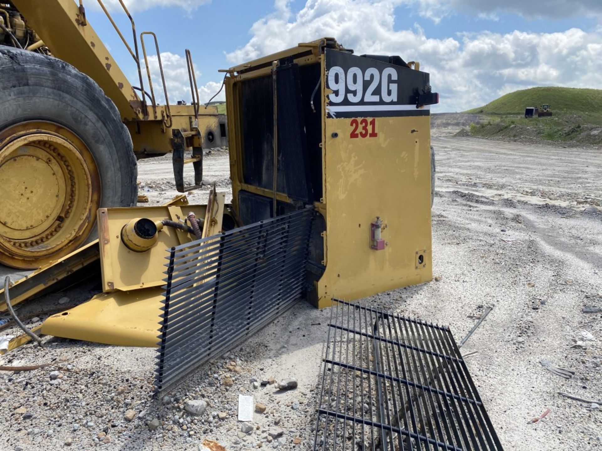 CATERPILLAR 992G WHEEL LOADER, S/N: CAT0992GVADZ00500, 15'6'' WIDE LOADER BUCKET WITH TEETH, CAT - Image 4 of 15