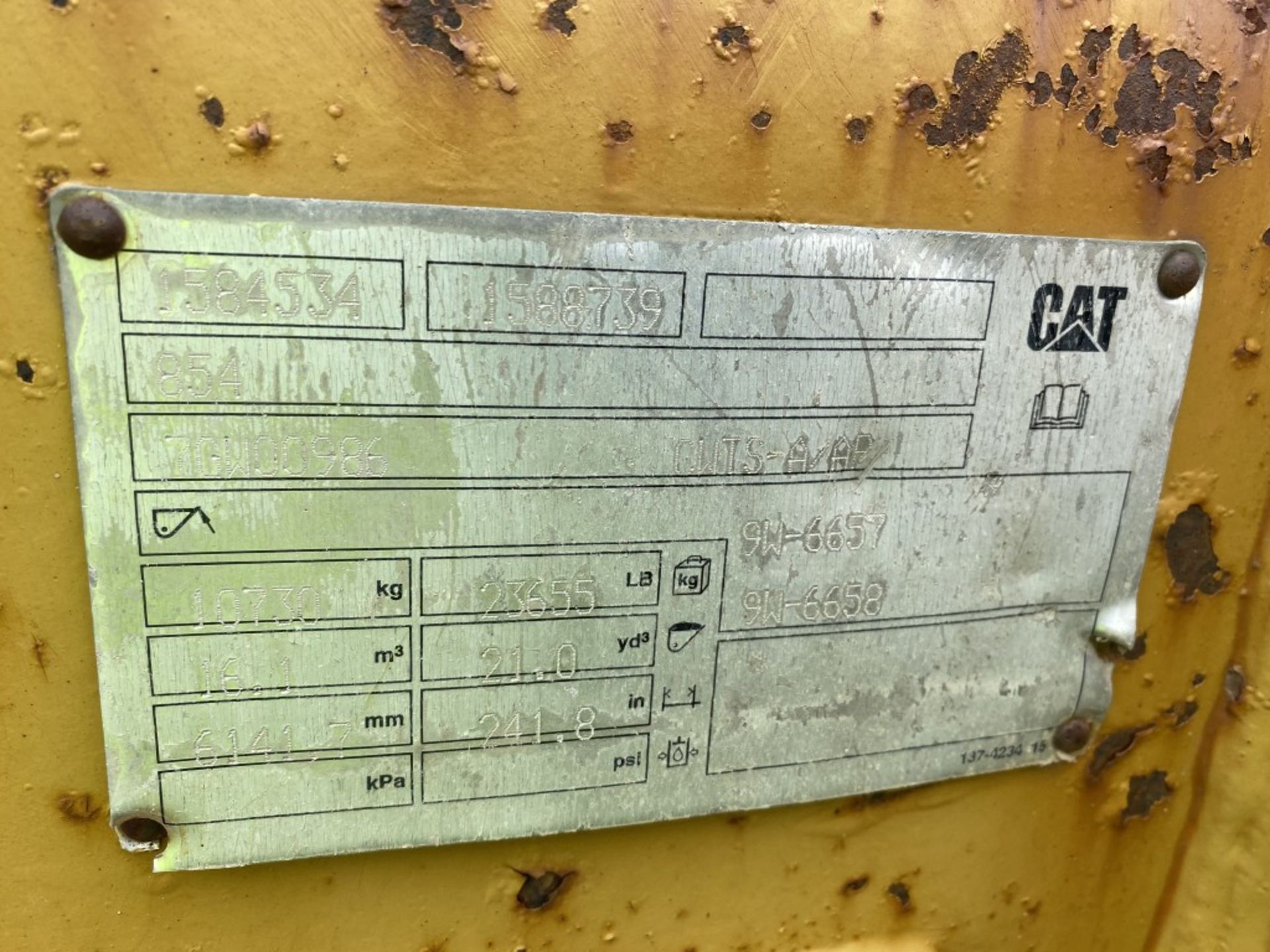 CATERPILLAR DOZER BLADE, 241.8'', S/N: 7GW00986, COMES WITH ASSORTED USED EQUIPMENT PARTS - Image 4 of 19