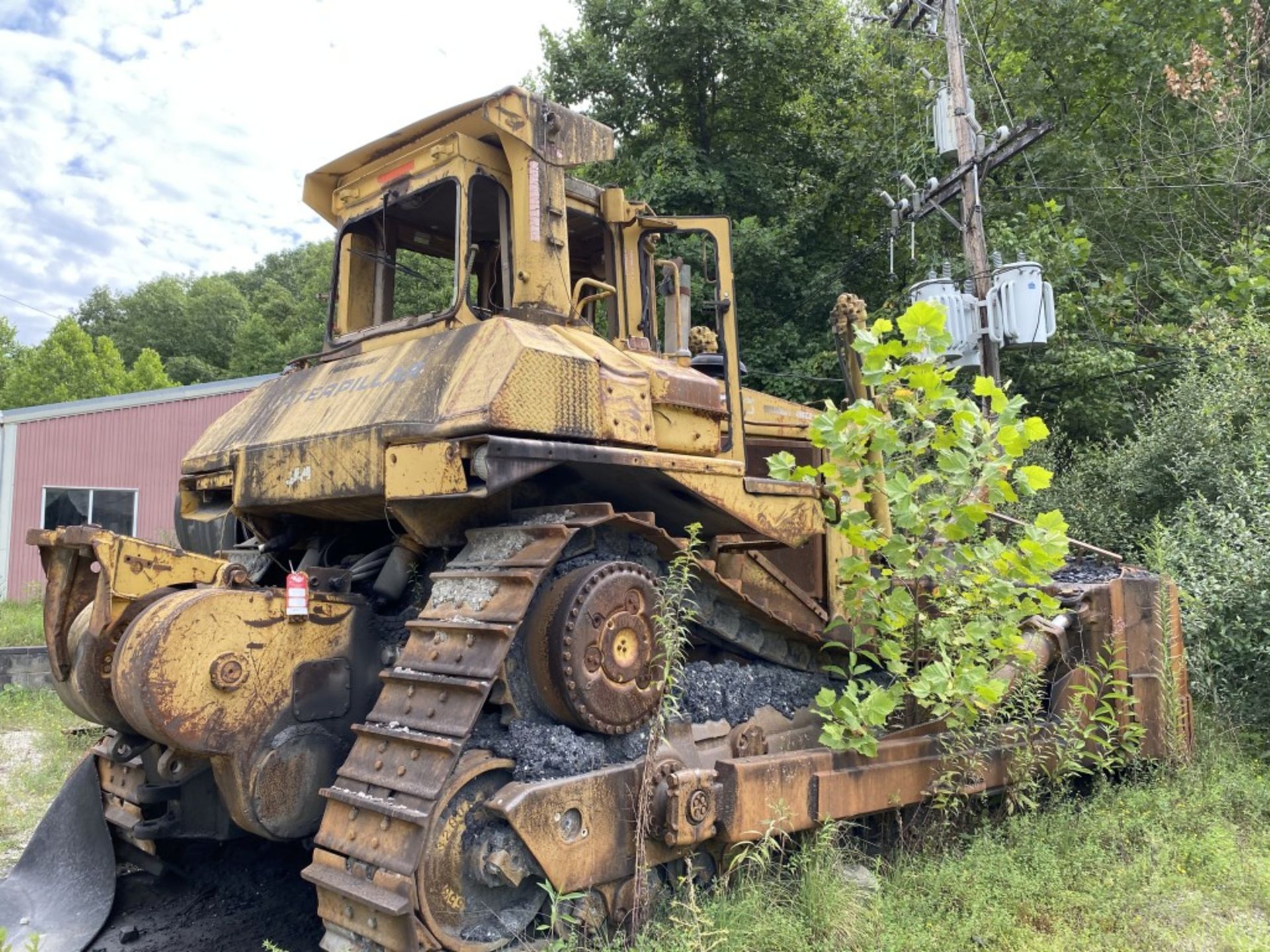 CATERPILLAR D8L CRAWLER DOZER, 24'' TRACKS, PARTS MACHINE, S/N 53Y03705 LOCATION: MILLER CREEK - Image 4 of 13