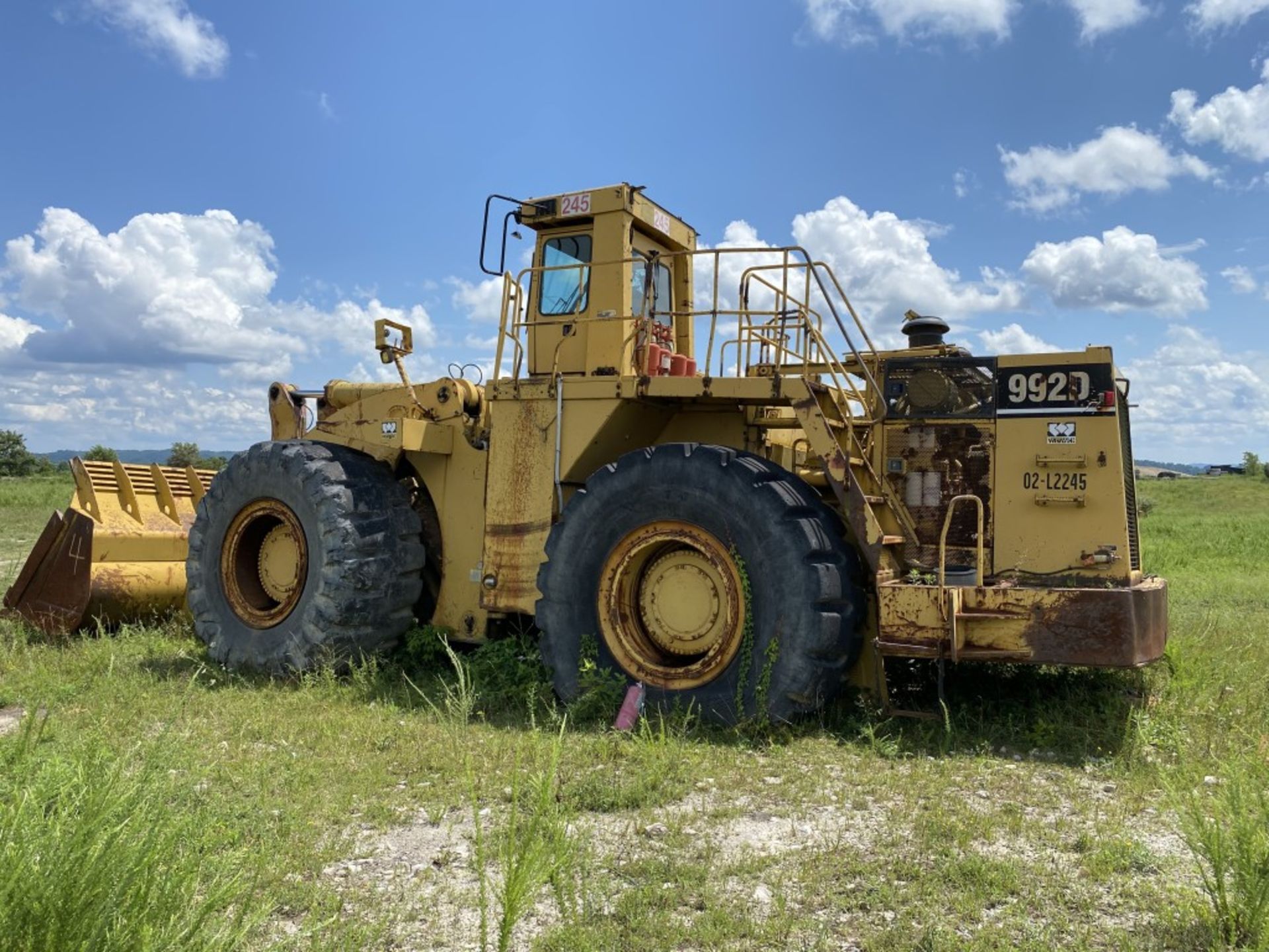 CATERPILLAR 992D WHEEL LOADER, S/N: 7MJ00145, 58,732 HOURS SHOWING, CAT 12-CYLINDER DIESEL ENGINE, - Image 3 of 13