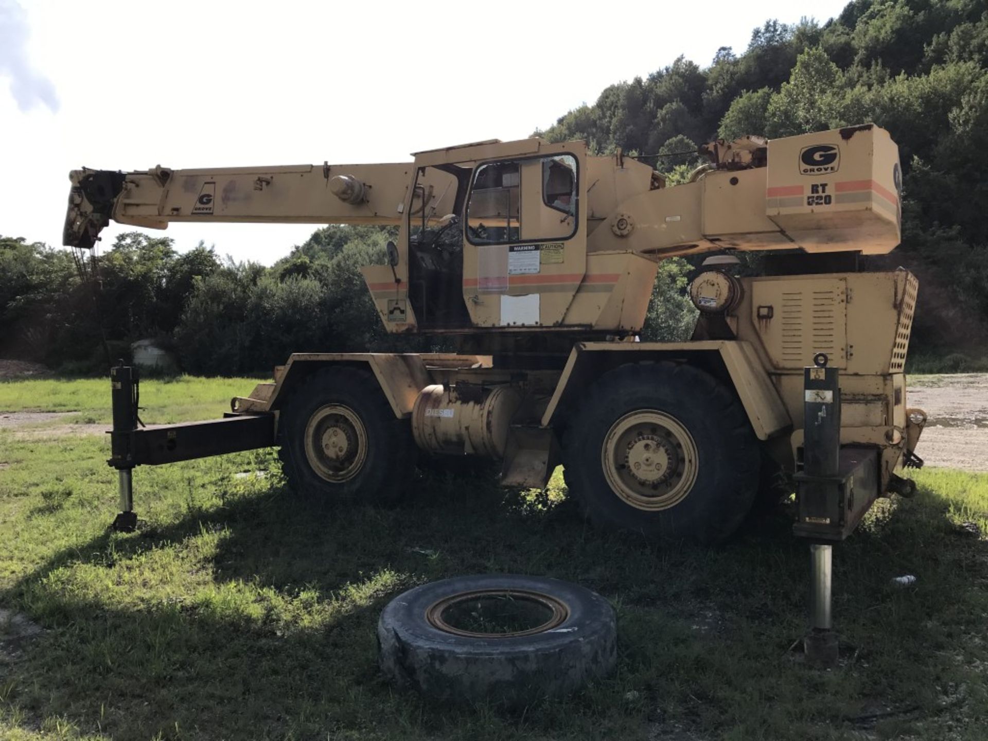 GROVE RT520 OFF-ROAD CRANE, S/N: 66192, 1,463 HOURS SHOWING, 4-CYLINDER DIESEL ENGINE, HYDRAULIC - Image 3 of 12