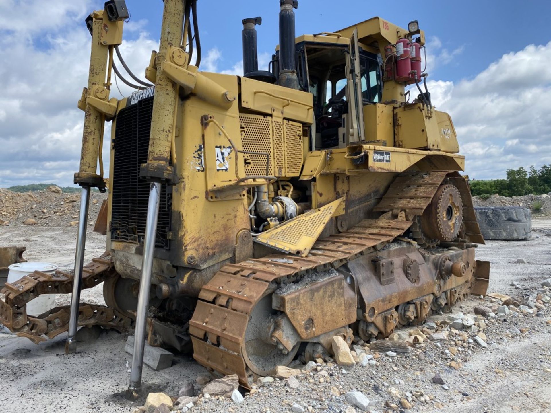 CATERPILLAR D10R DOZER, S/N: AKT00524, CAT 3412E DIESEL ENGINE, COMES WITH 16'6'' WIDE DOZER - Image 11 of 19