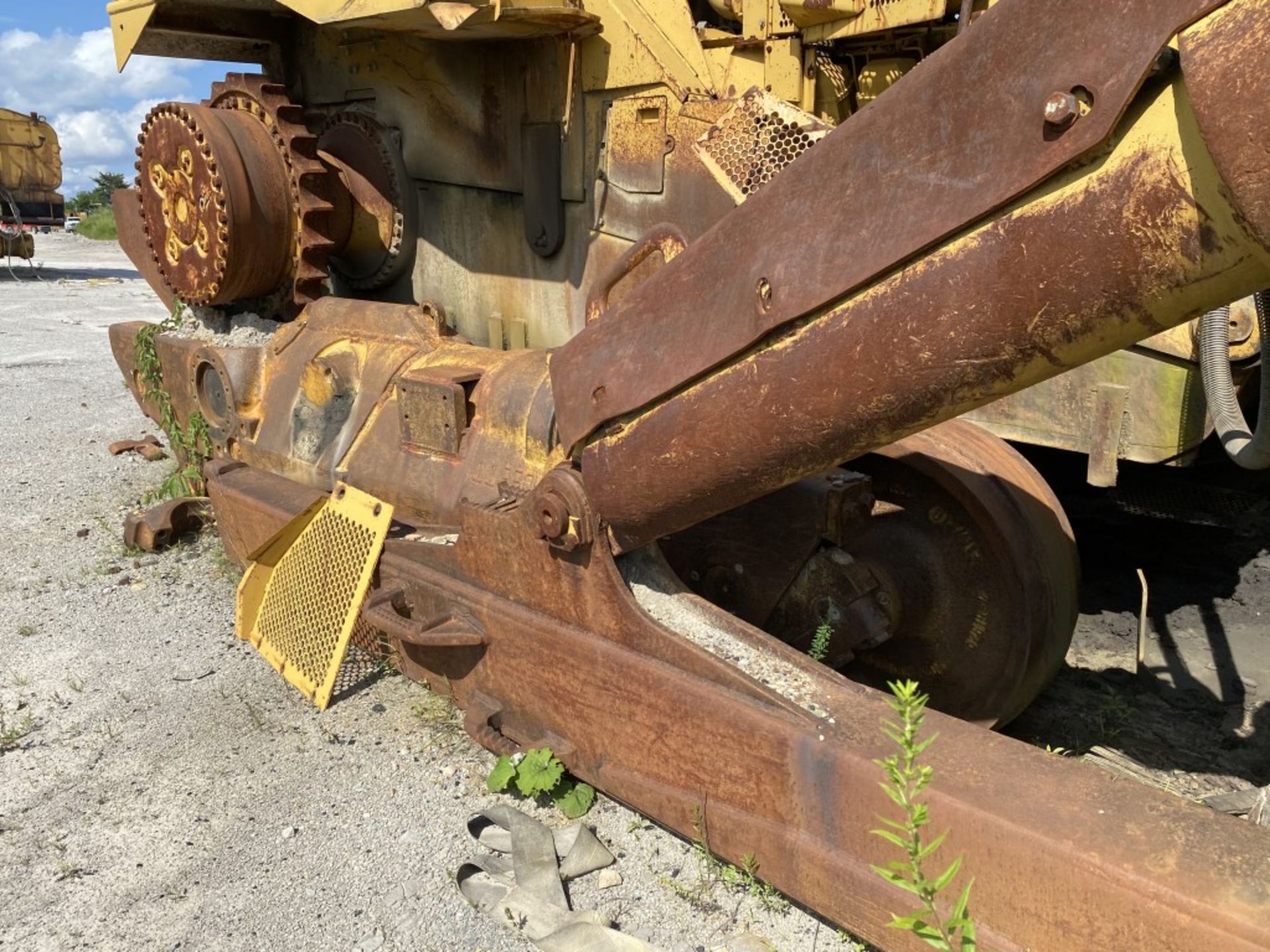 2004 CATERPILLAR D11R CD DOZER, S/N: A8F236-2GR05302, CAT DIESEL ENGINE, NO TRACKS, FOR PARTS ( - Image 6 of 11