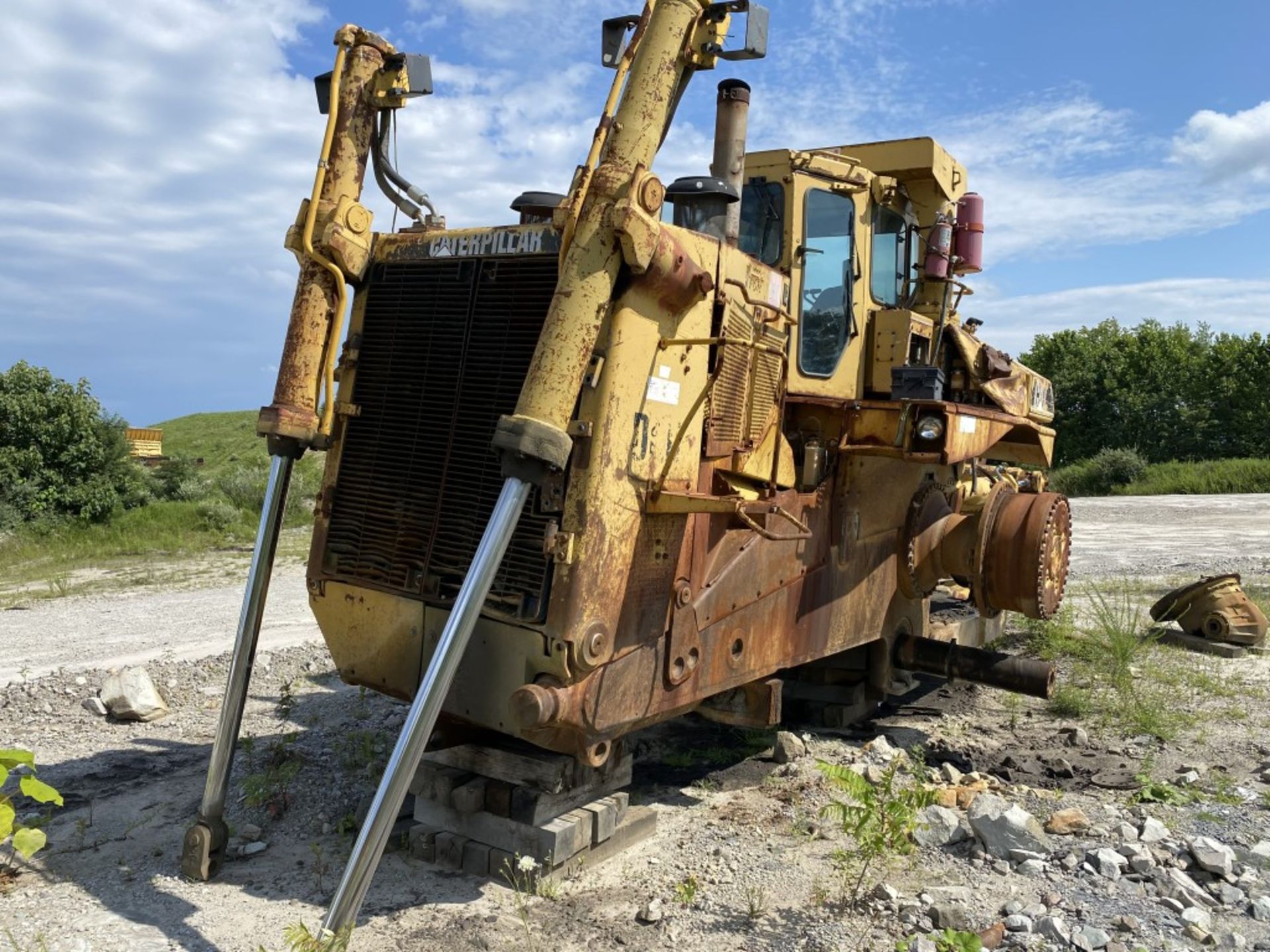 1991 CATERPILLAR D11N DOZER, S/N:74Z00890-75275, HAS REAR RIPPER ATTACHMENT, MISSING PARTS, FOR - Image 2 of 9