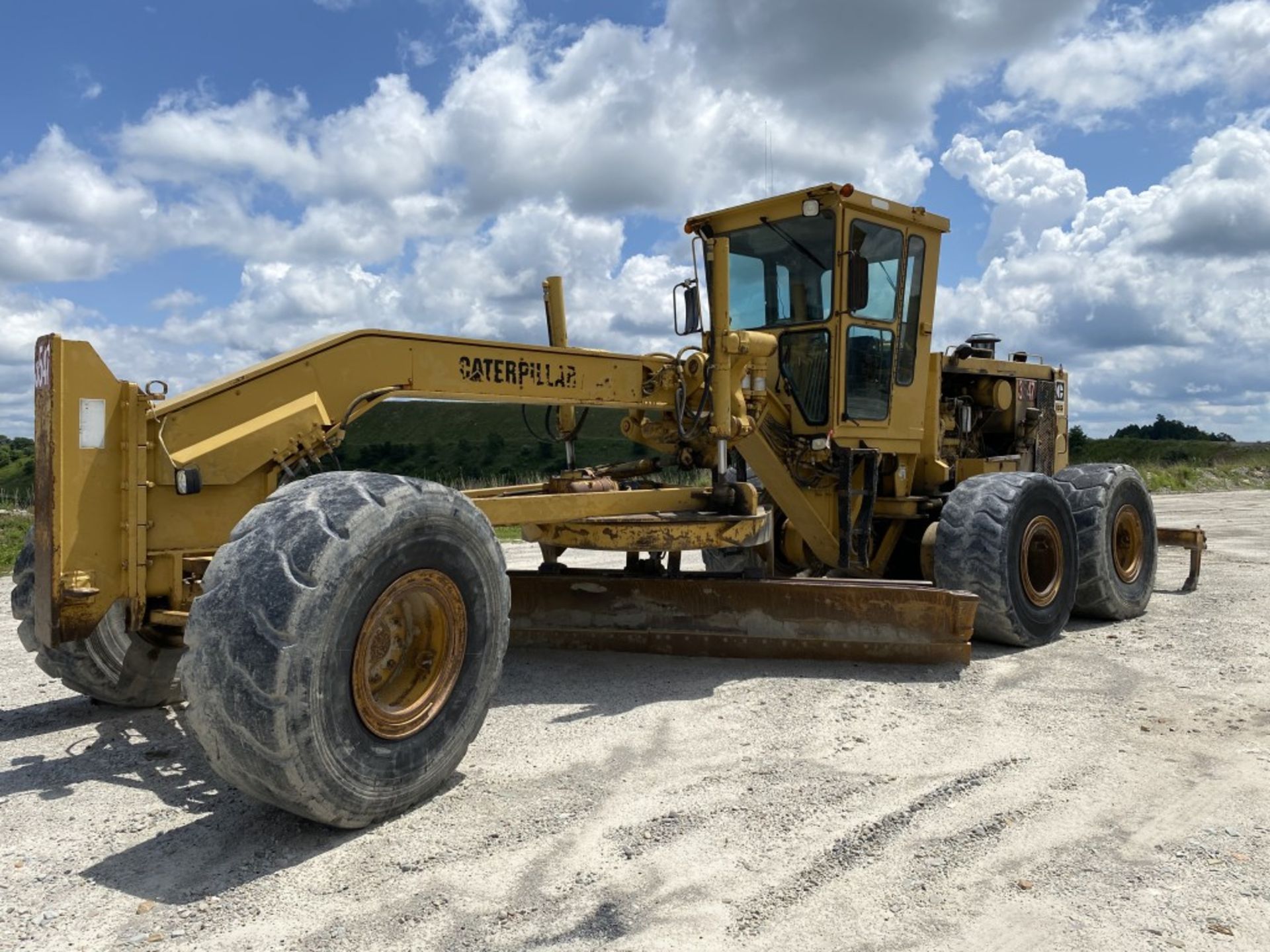 CATERPILLAR 16G MOTOR GRADER, P/N: 93U03547, CAT 3406 6-CYLINDER TURBO DIESEL ENGINE, 8 FORWARD &