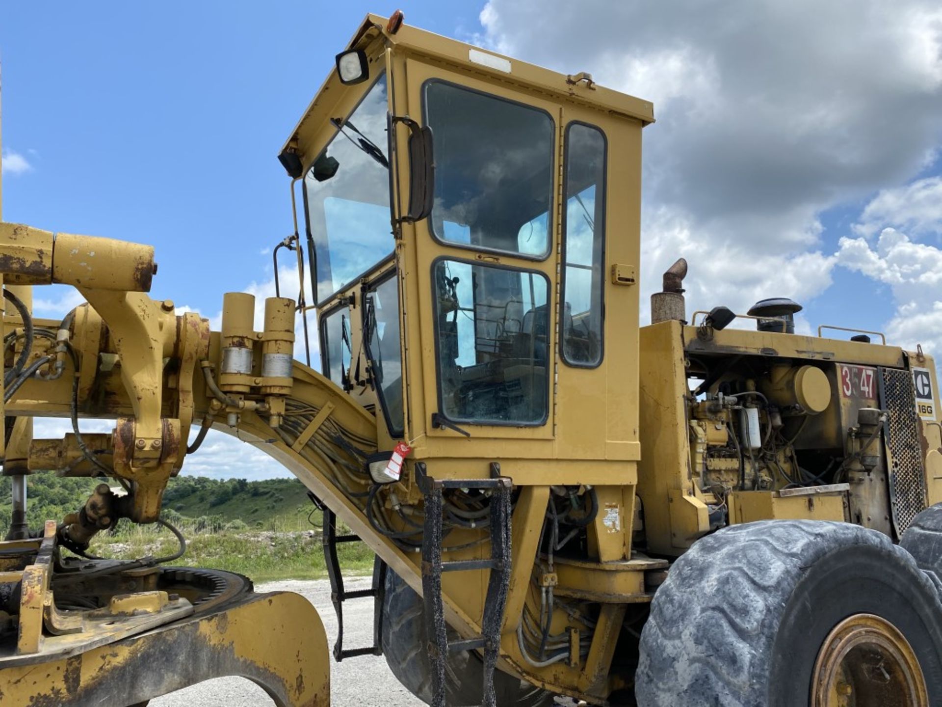 CATERPILLAR 16G MOTOR GRADER, P/N: 93U03547, CAT 3406 6-CYLINDER TURBO DIESEL ENGINE, 8 FORWARD & - Image 10 of 24